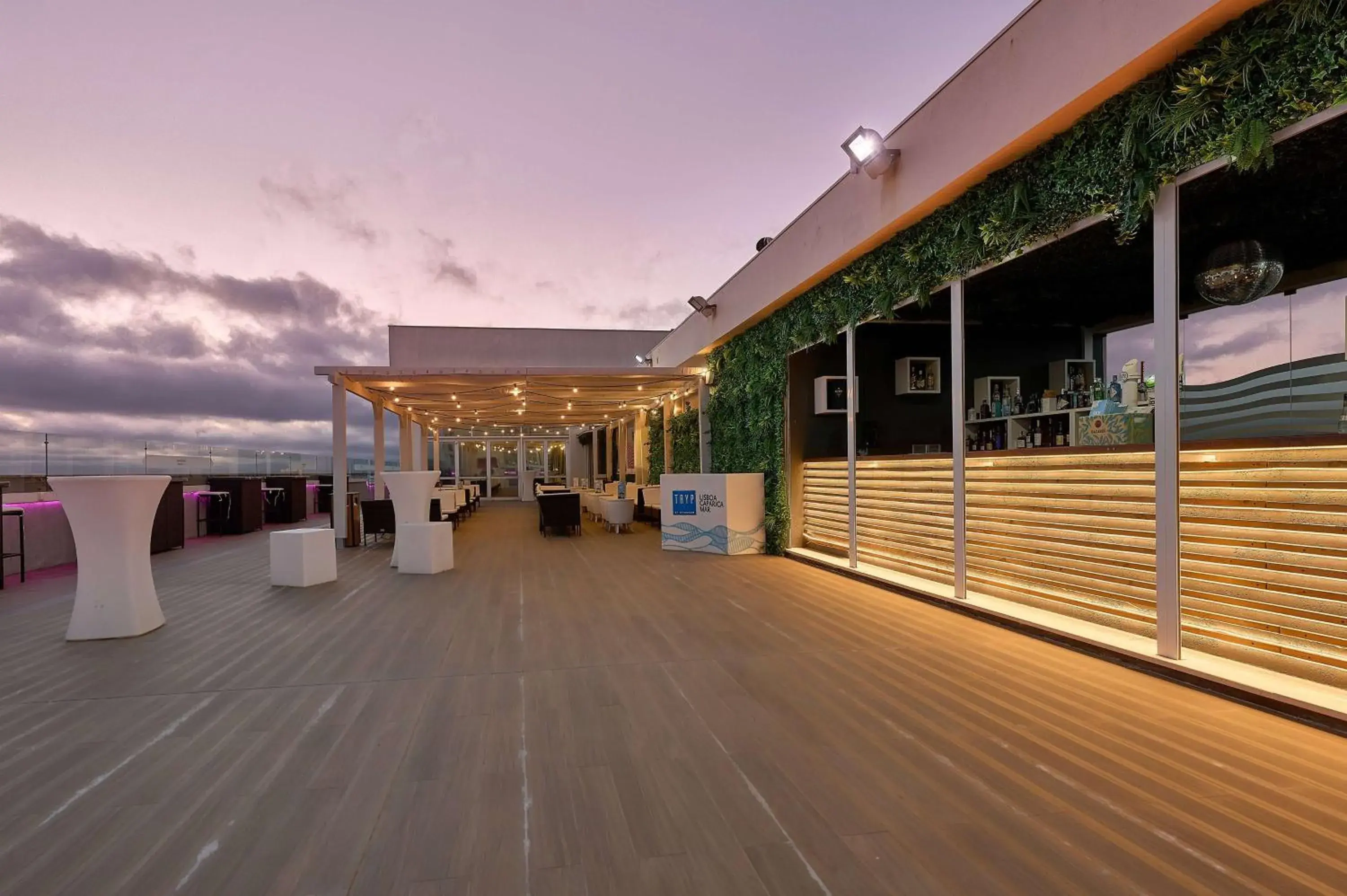 Restaurant/places to eat in TRYP by Wyndham Lisboa Caparica Mar Restaurant/places to eat in TRYP by Wyndham Lisboa Caparica Mar