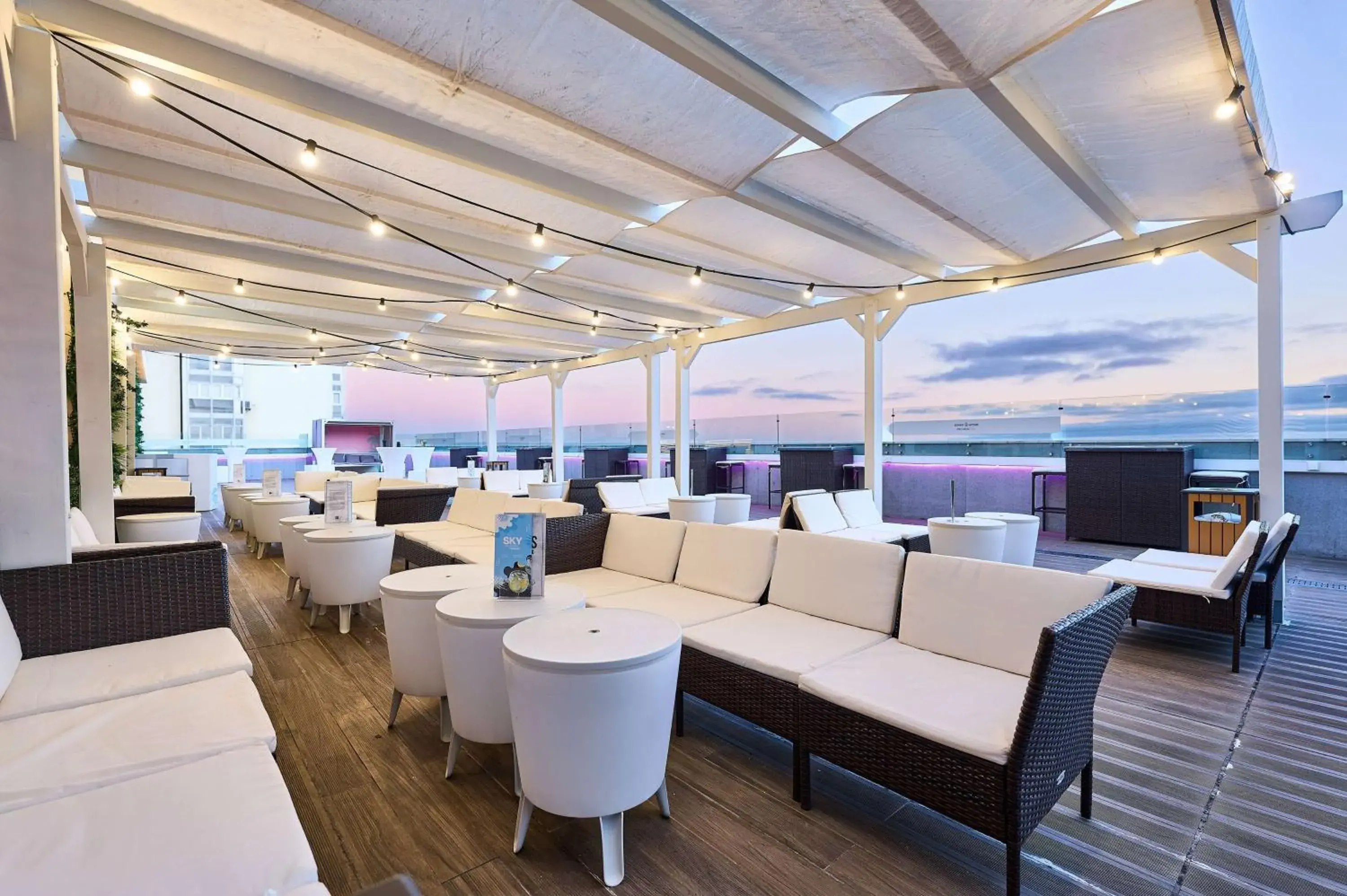 Restaurant/places to eat in TRYP by Wyndham Lisboa Caparica Mar Restaurant/places to eat in TRYP by Wyndham Lisboa Caparica Mar