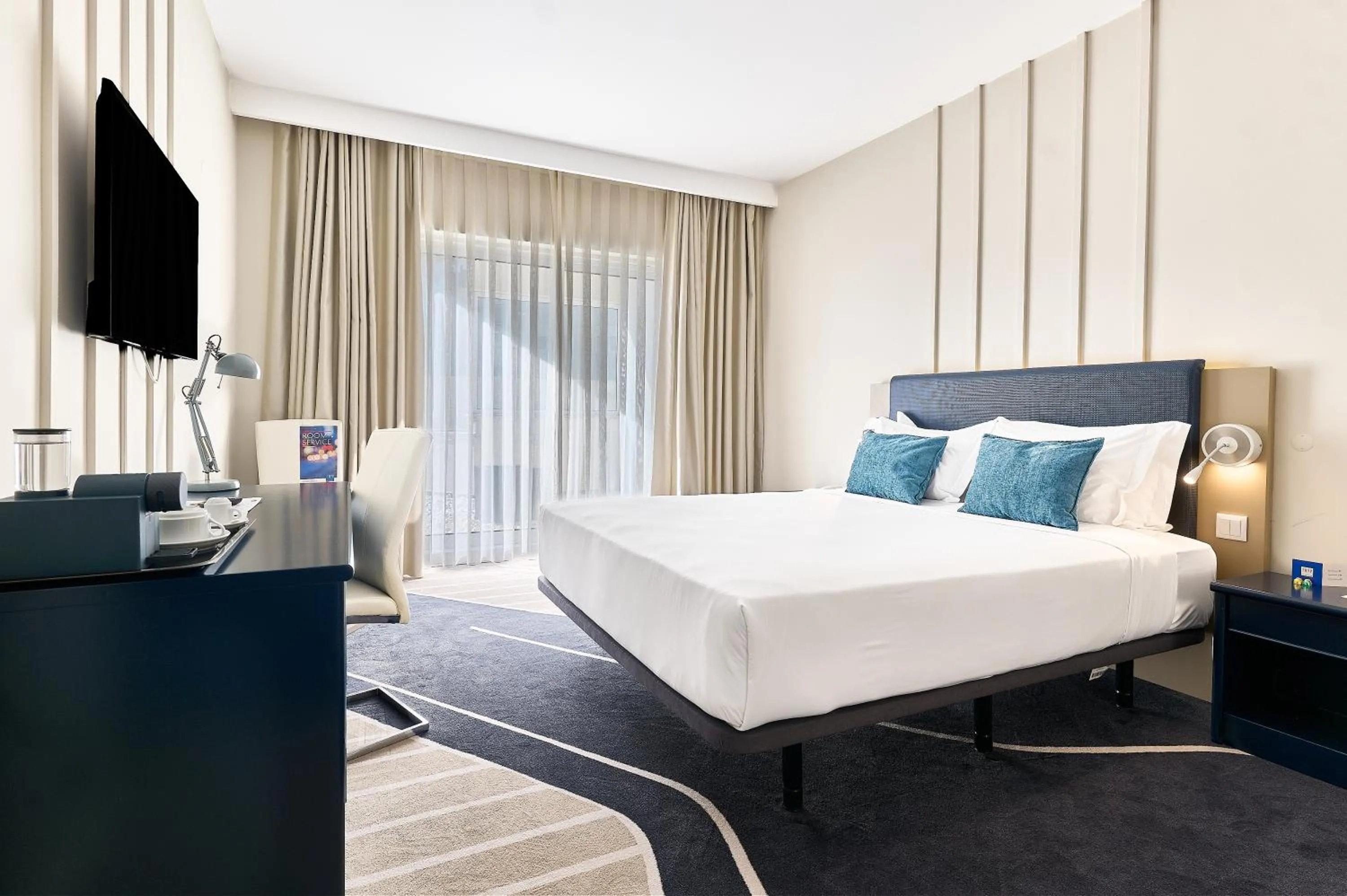 Bed in TRYP by Wyndham Lisboa Caparica Mar