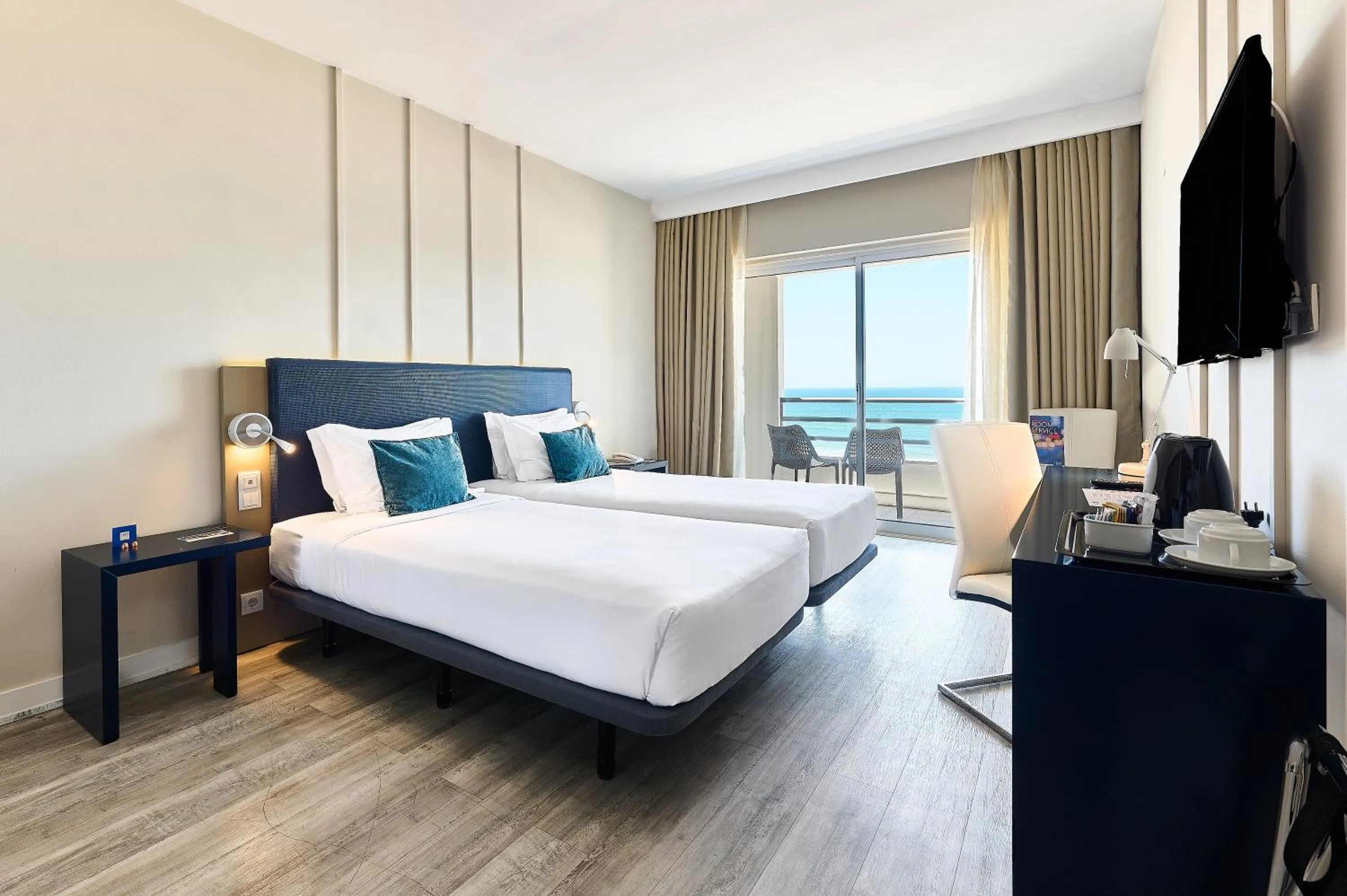 Bed in TRYP by Wyndham Lisboa Caparica Mar