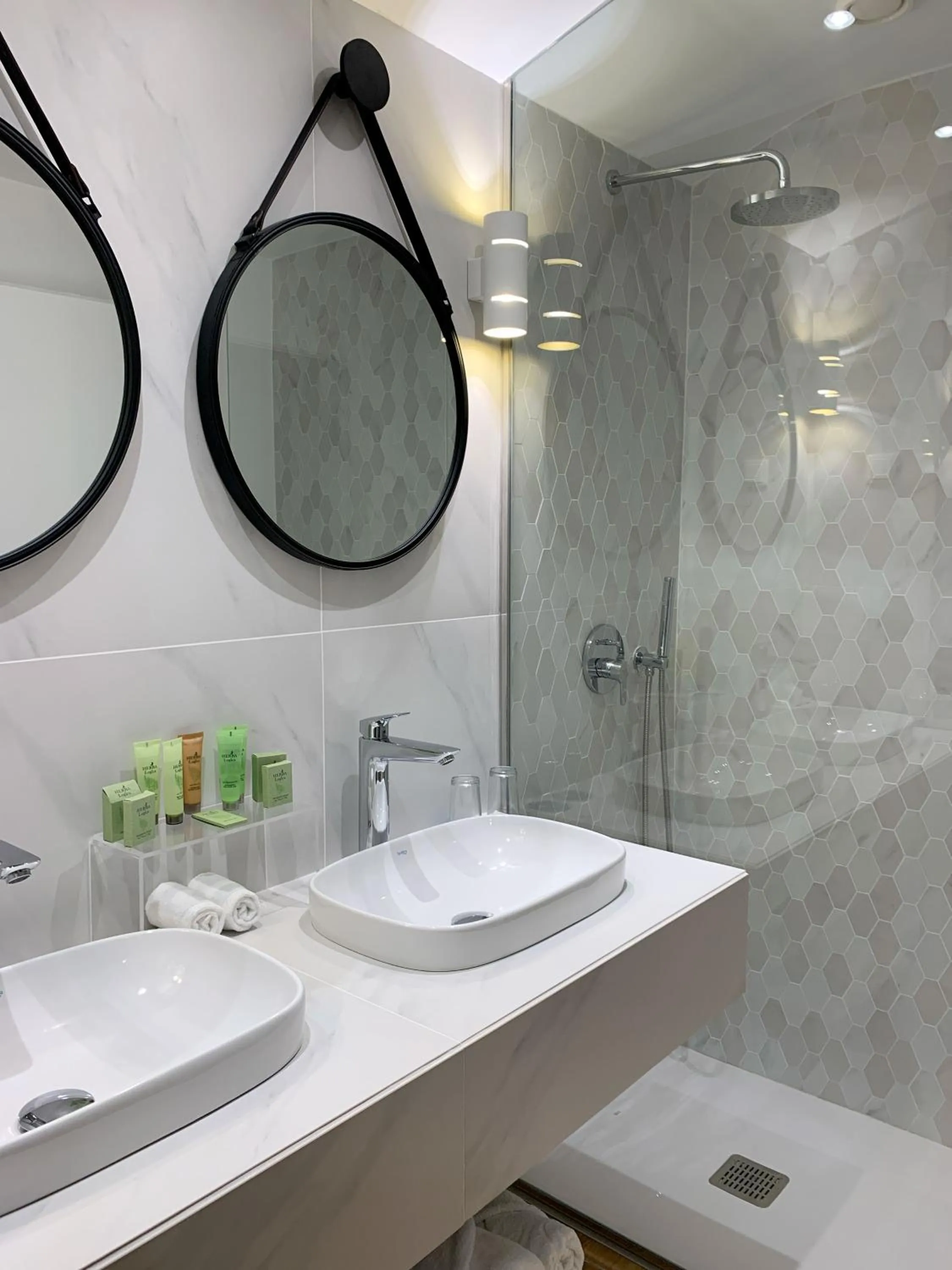 Bathroom in VidaMar Resort Hotel Madeira