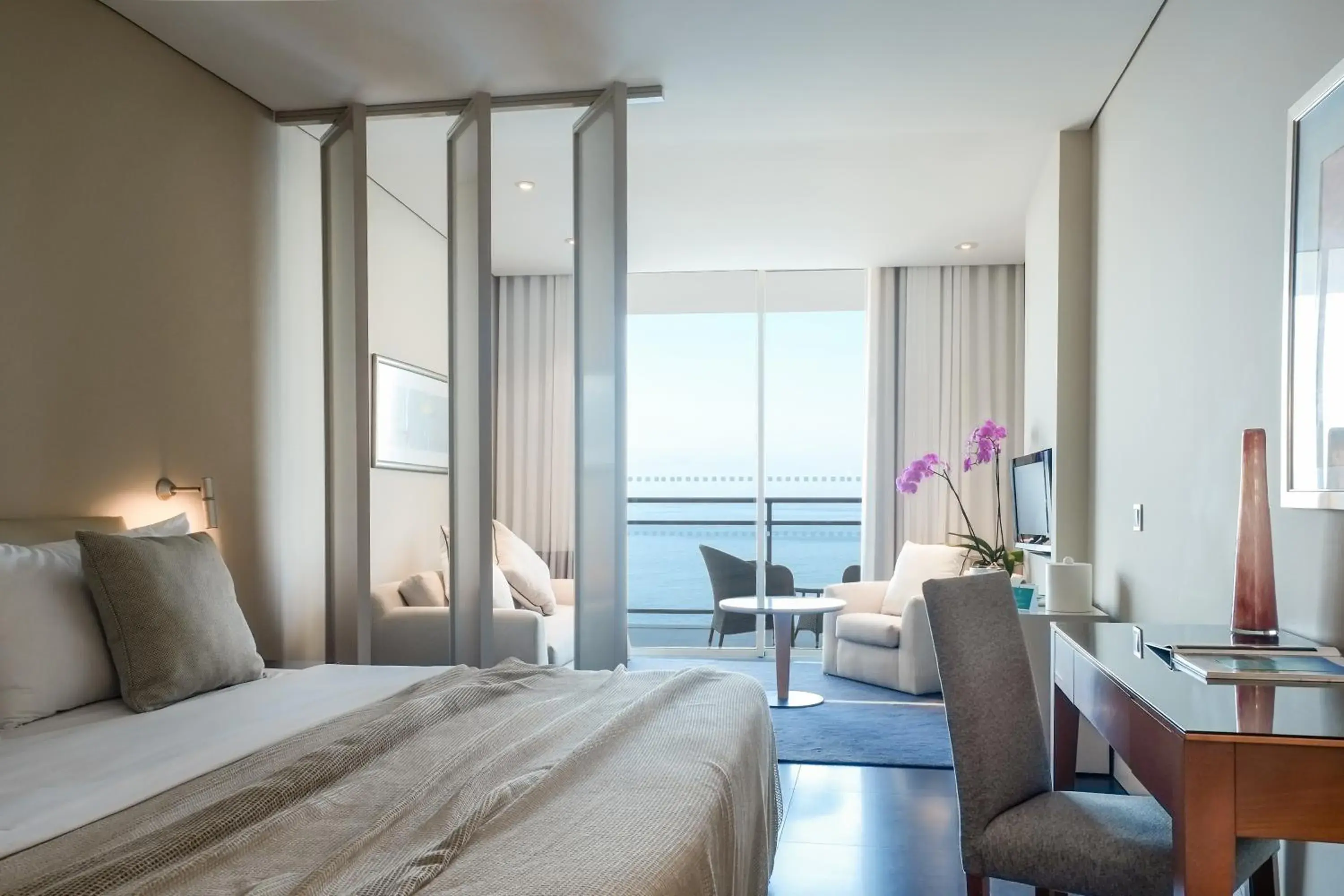 Coffee/tea facilities, Bed in VidaMar Resort Hotel Madeira Coffee/tea facilities, Bed in VidaMar Resort Hotel Madeira