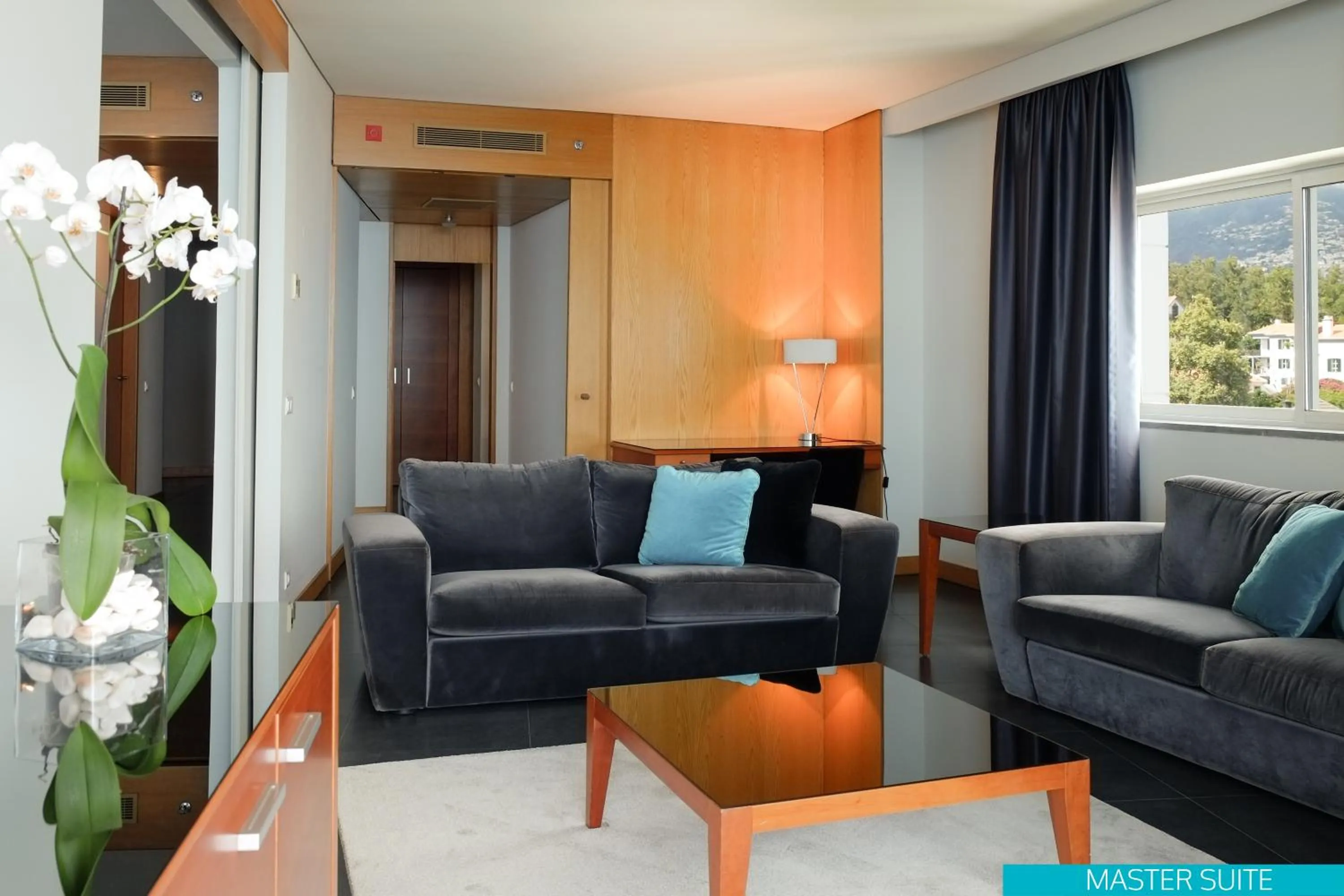 Hot Tub in VidaMar Resort Hotel Madeira