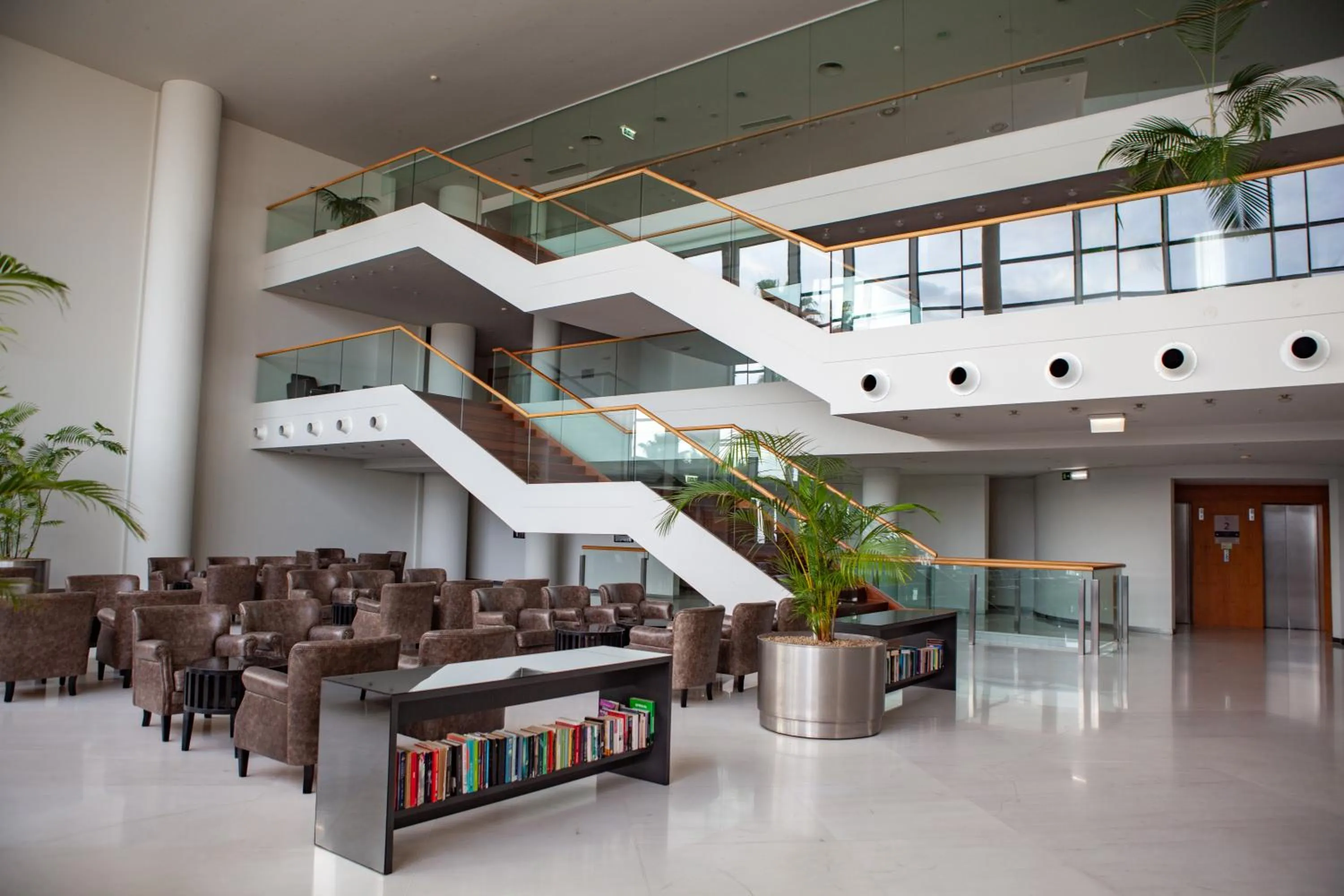 Lounge or bar in VidaMar Resort Hotel Madeira