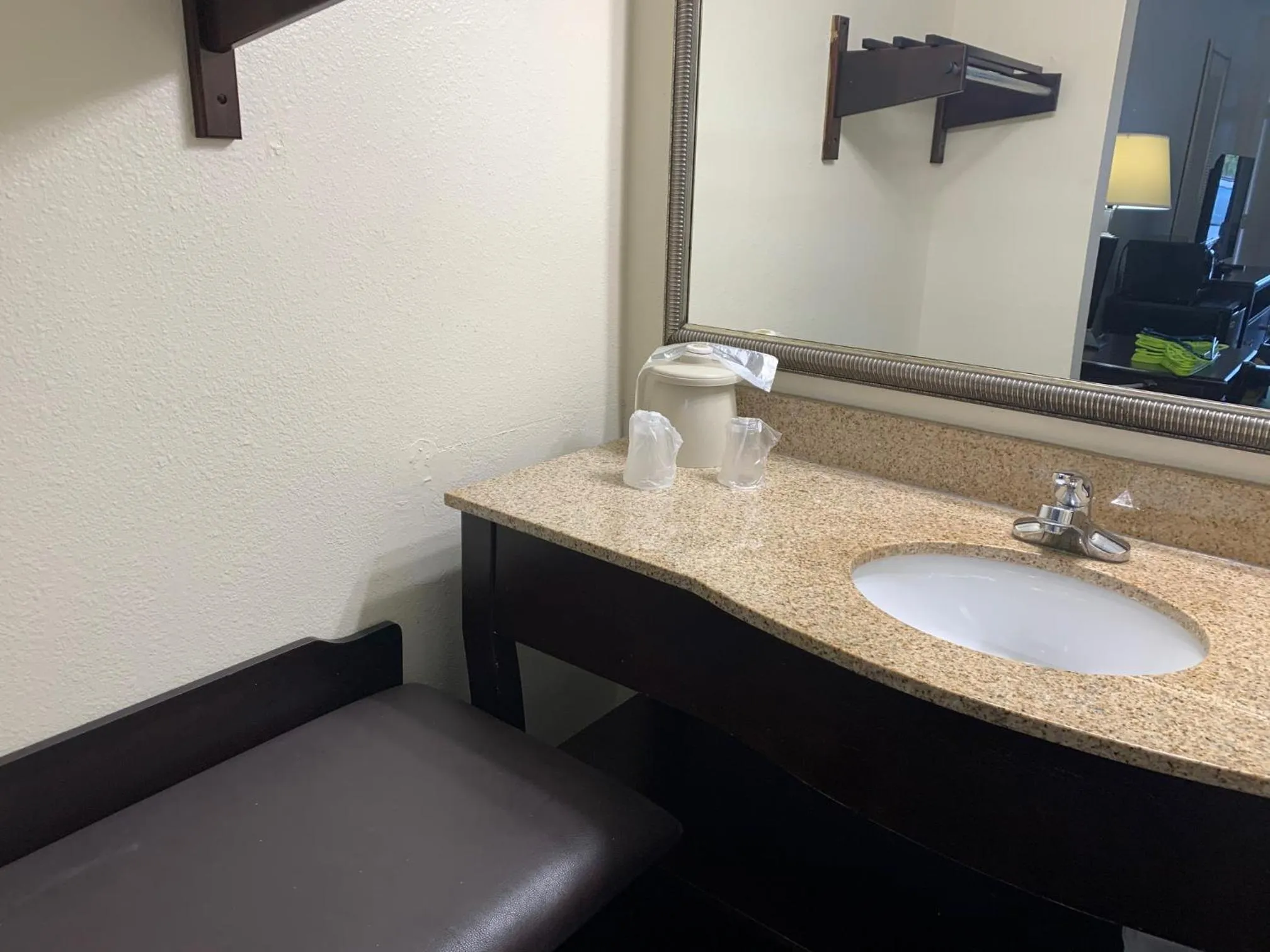 Bathroom in Blackwater Inn Milton