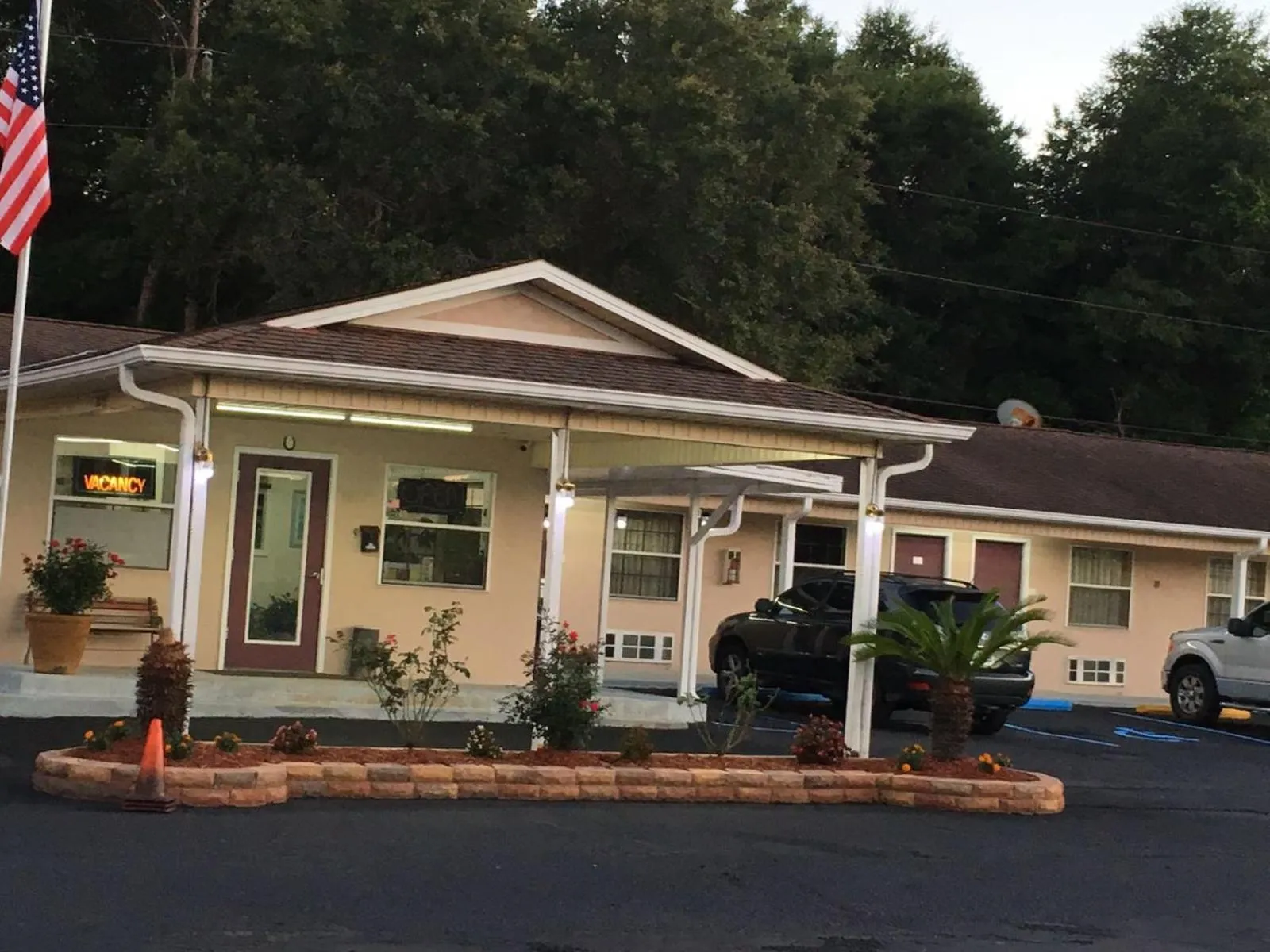 Property building in Blackwater Inn Milton