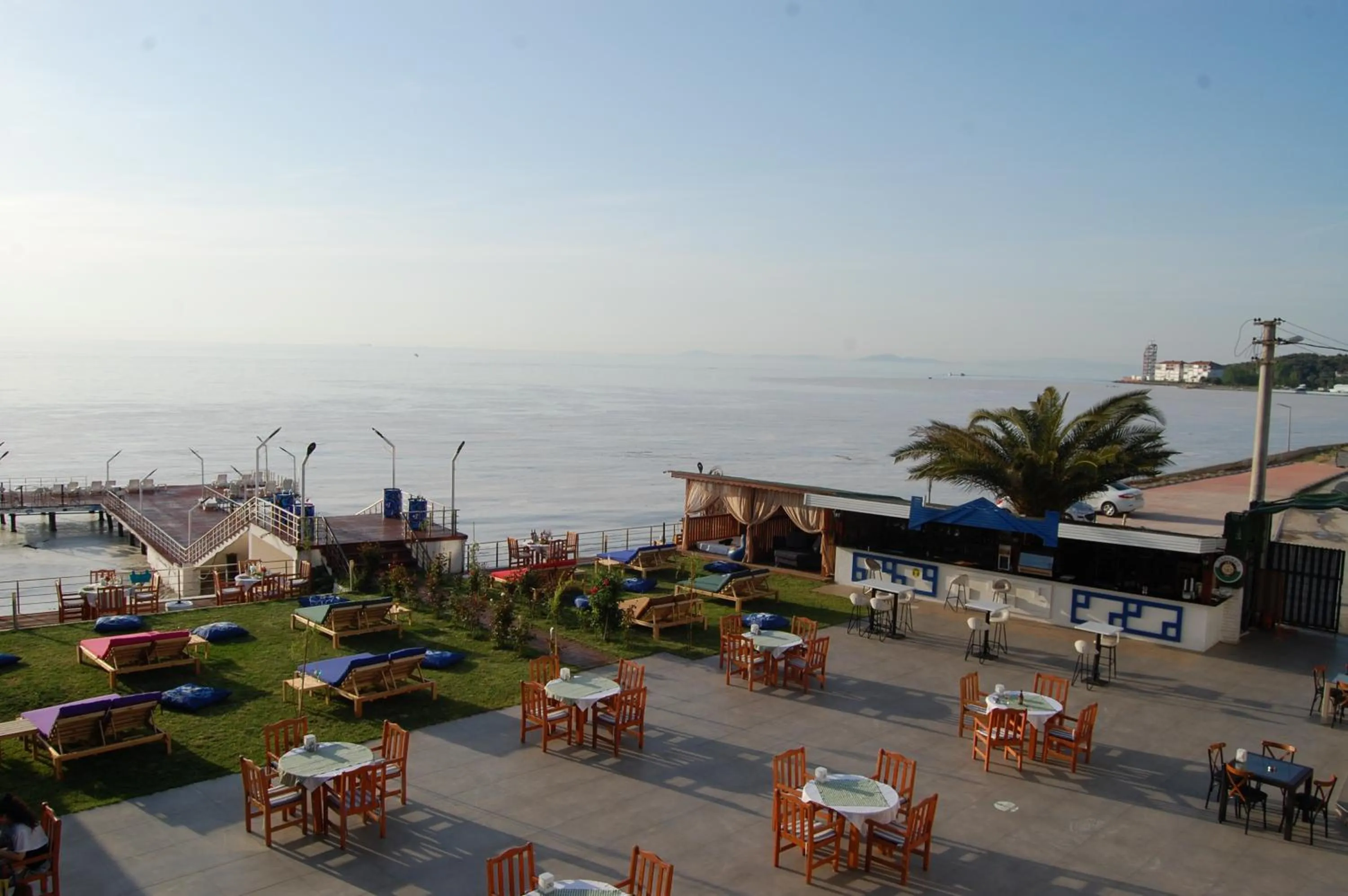 Restaurant/places to eat in Grand Koru Hotel Beach