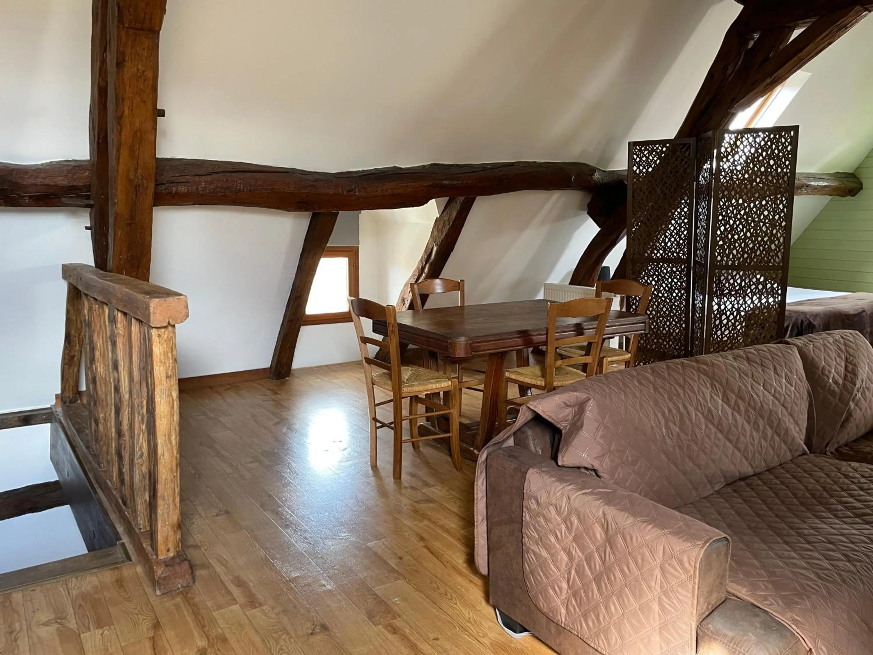 Dining area in Domaine de Vandenesse Et Spa