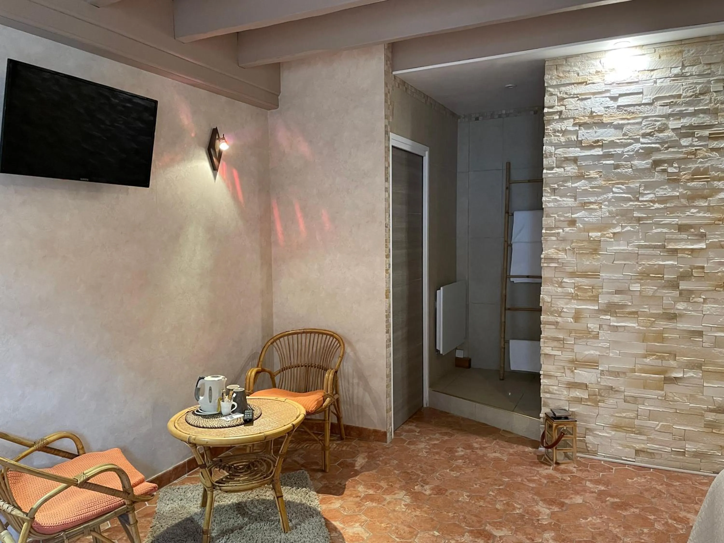 Photo of the whole room in Domaine de Vandenesse Et Spa