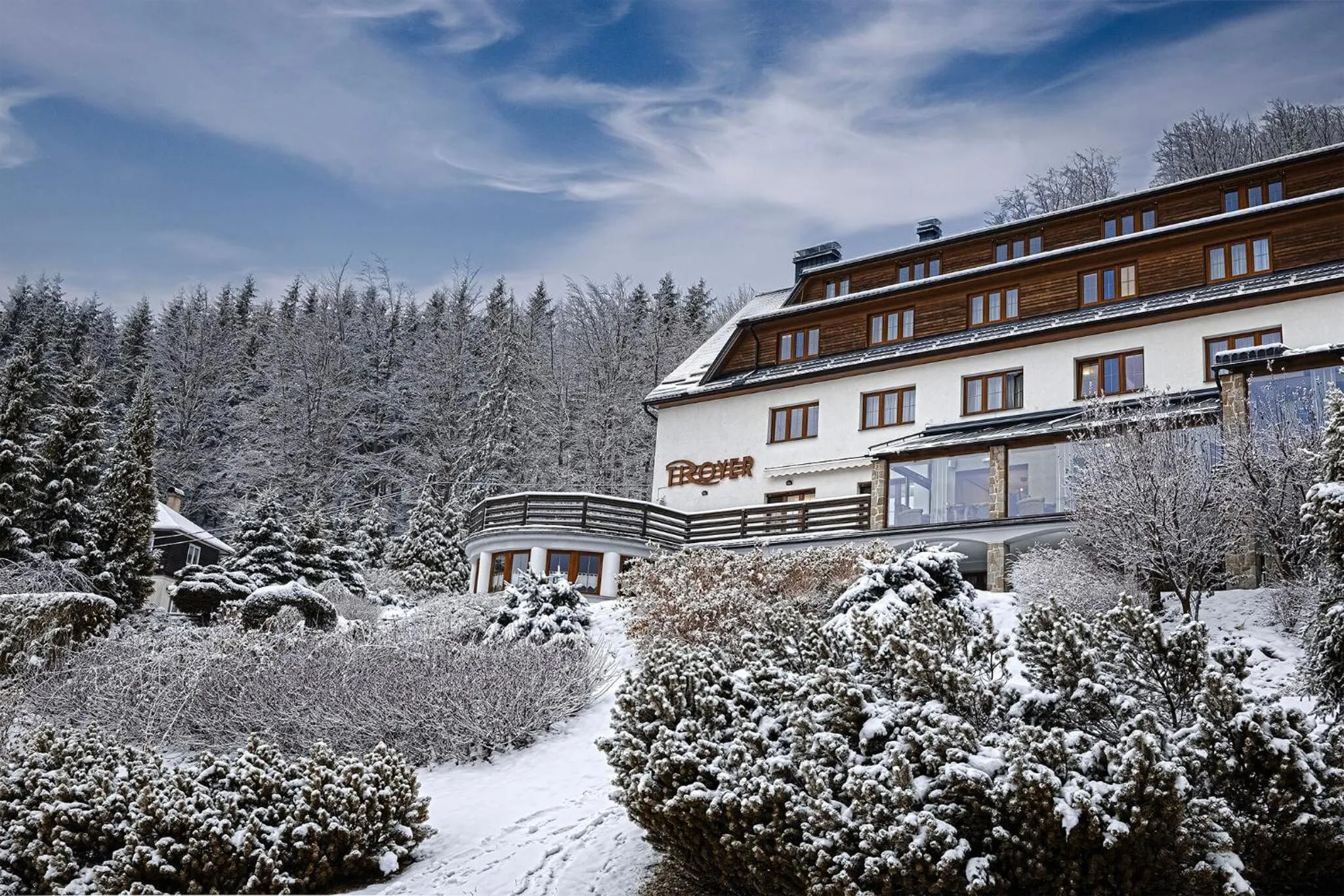 Property building in Hotel Troyer