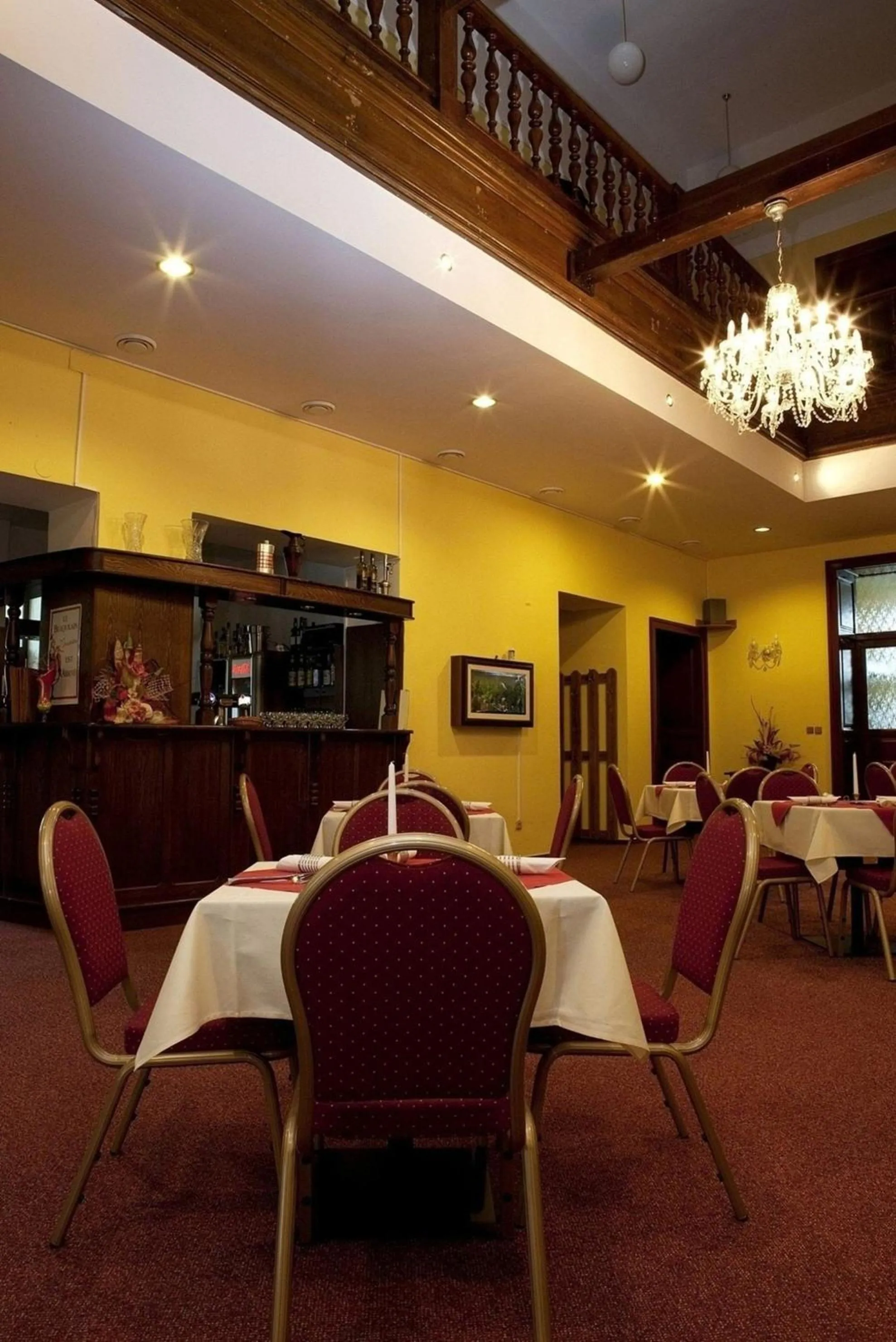 Restaurant/places to eat in Hotel Nobys