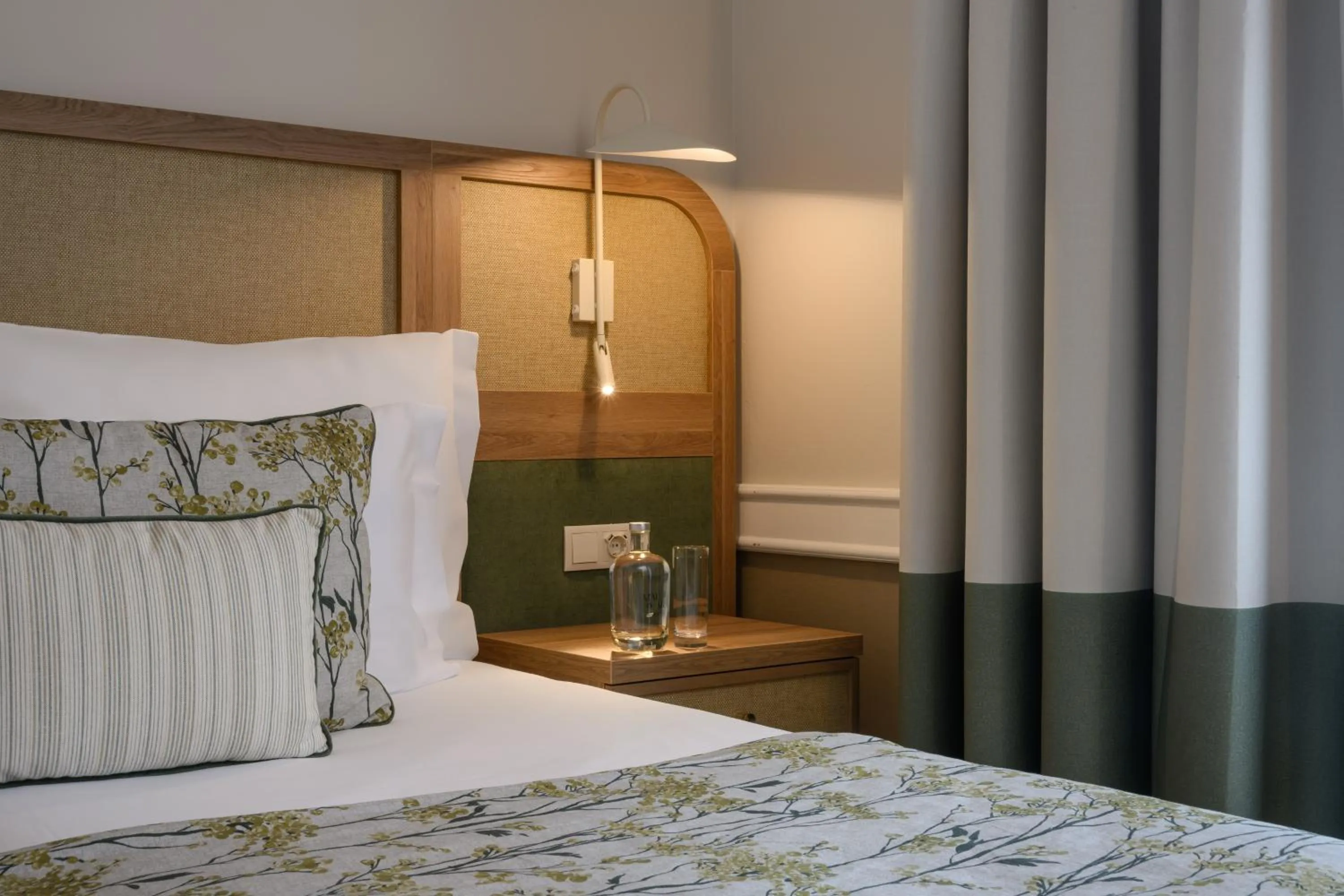 Photo of the whole room, Bed in M'AR De AR Muralhas