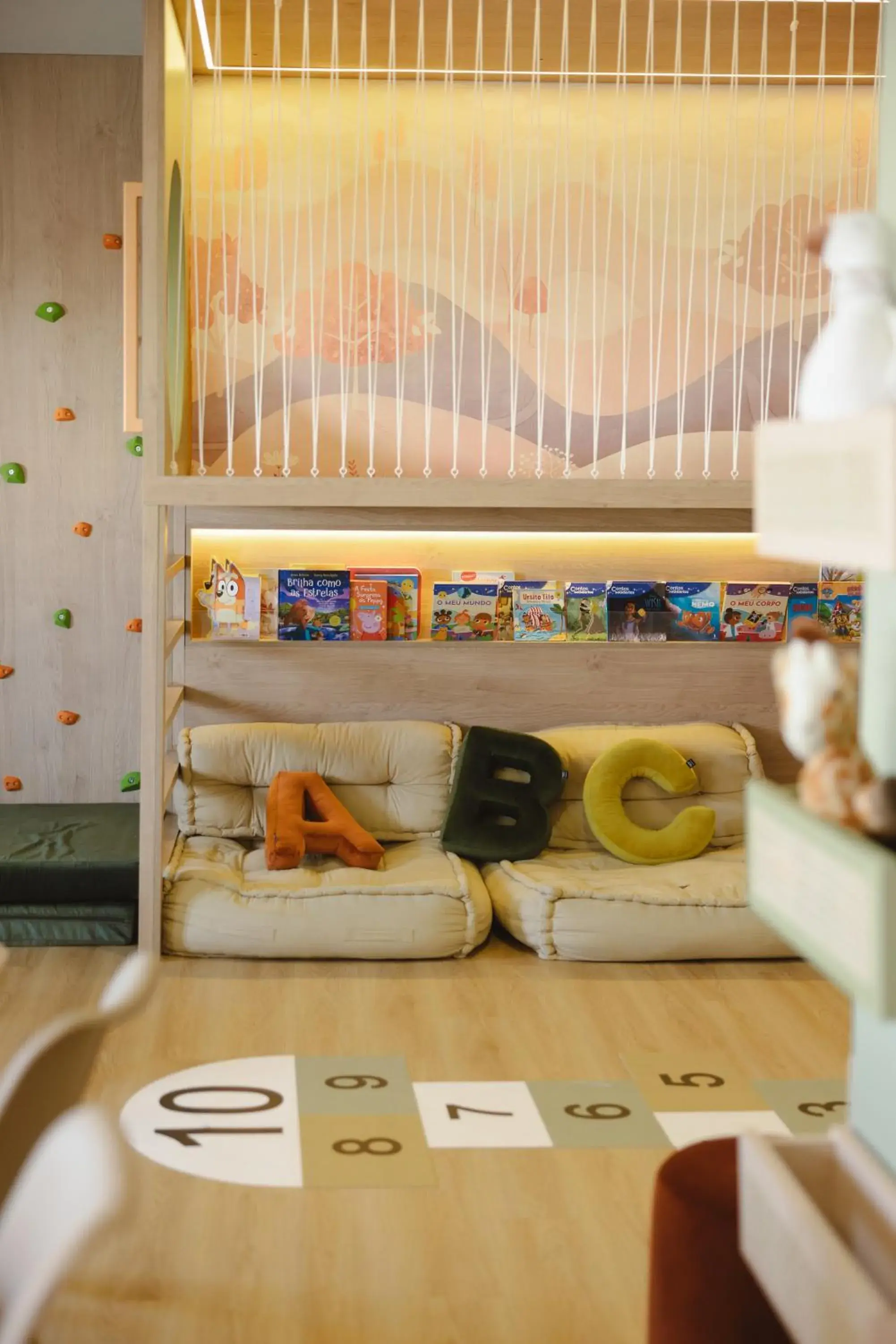 children, Bed in M'AR De AR Muralhas children, Bed in M'AR De AR Muralhas