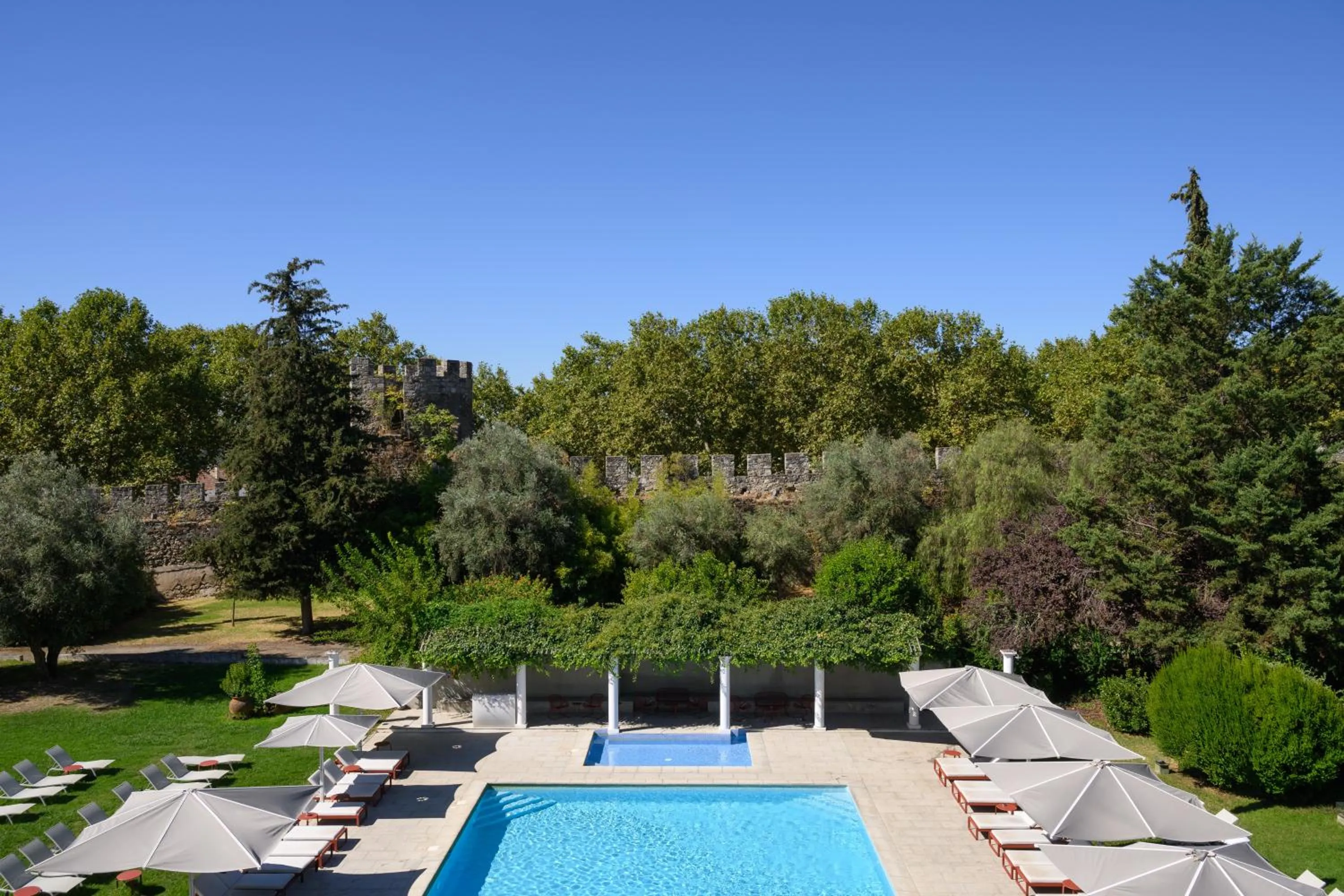 Pool view in M'AR De AR Muralhas