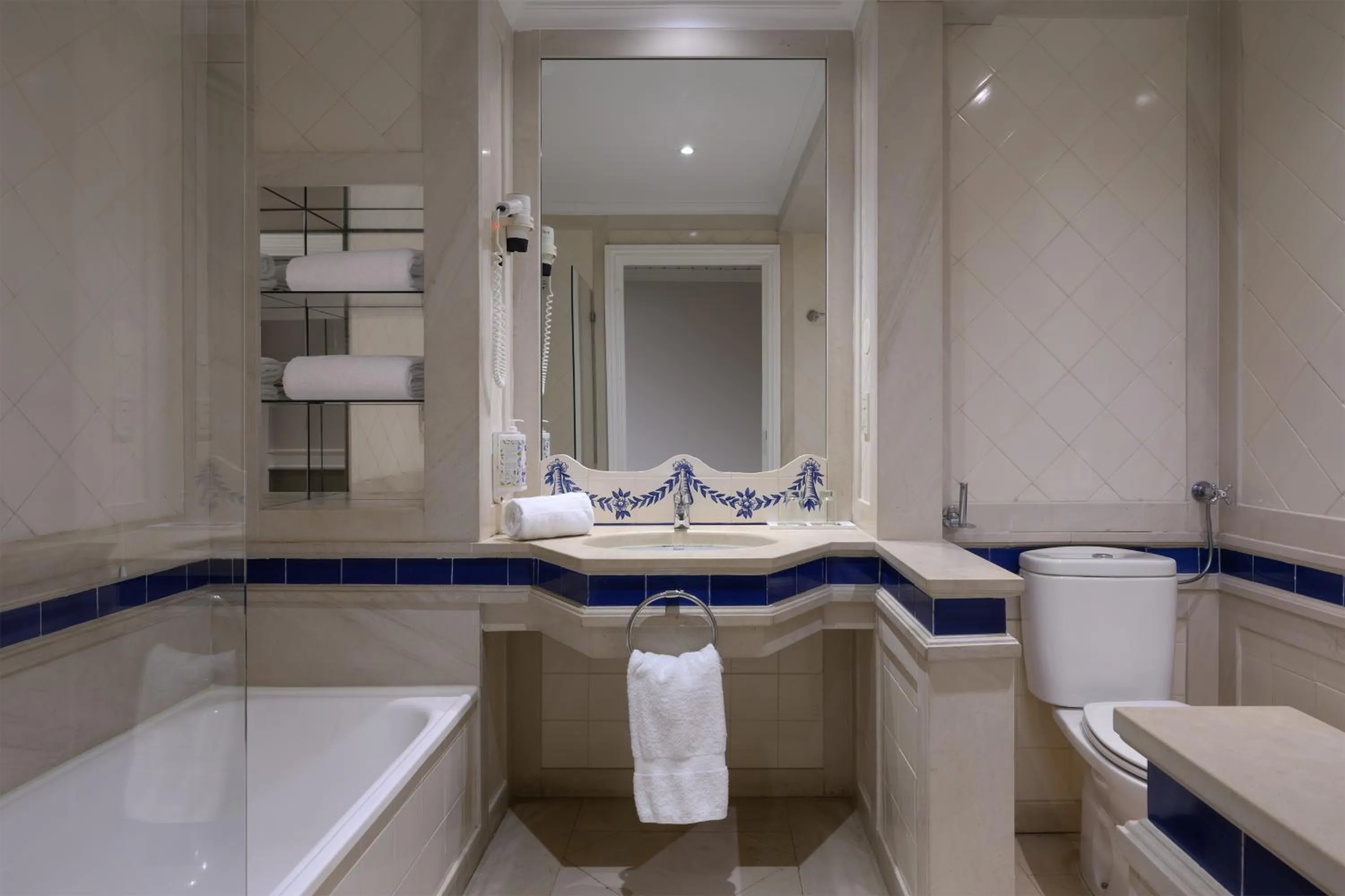 Toilet in M'AR De AR Muralhas