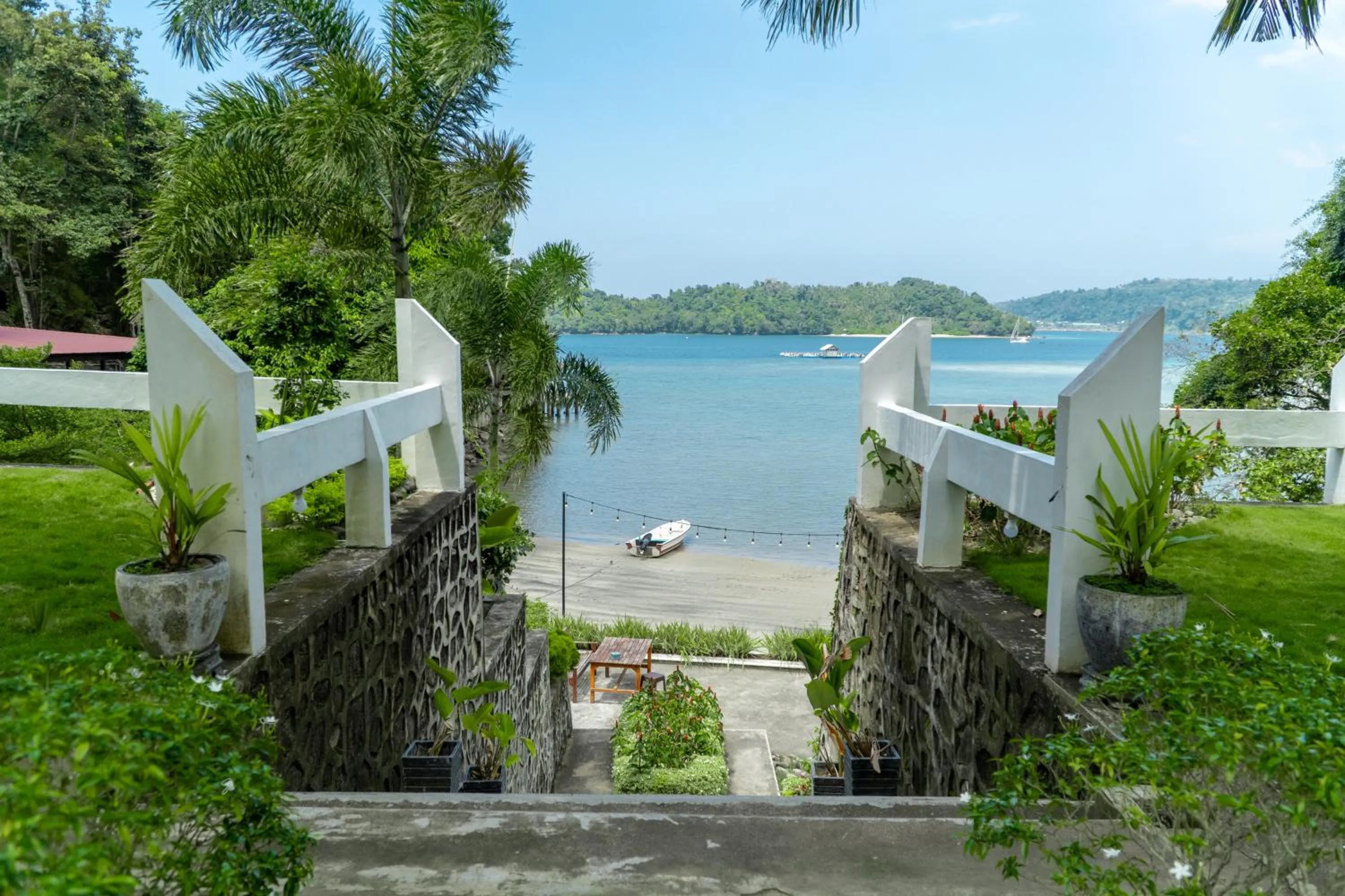 Day in The Hawk's Nest Resort