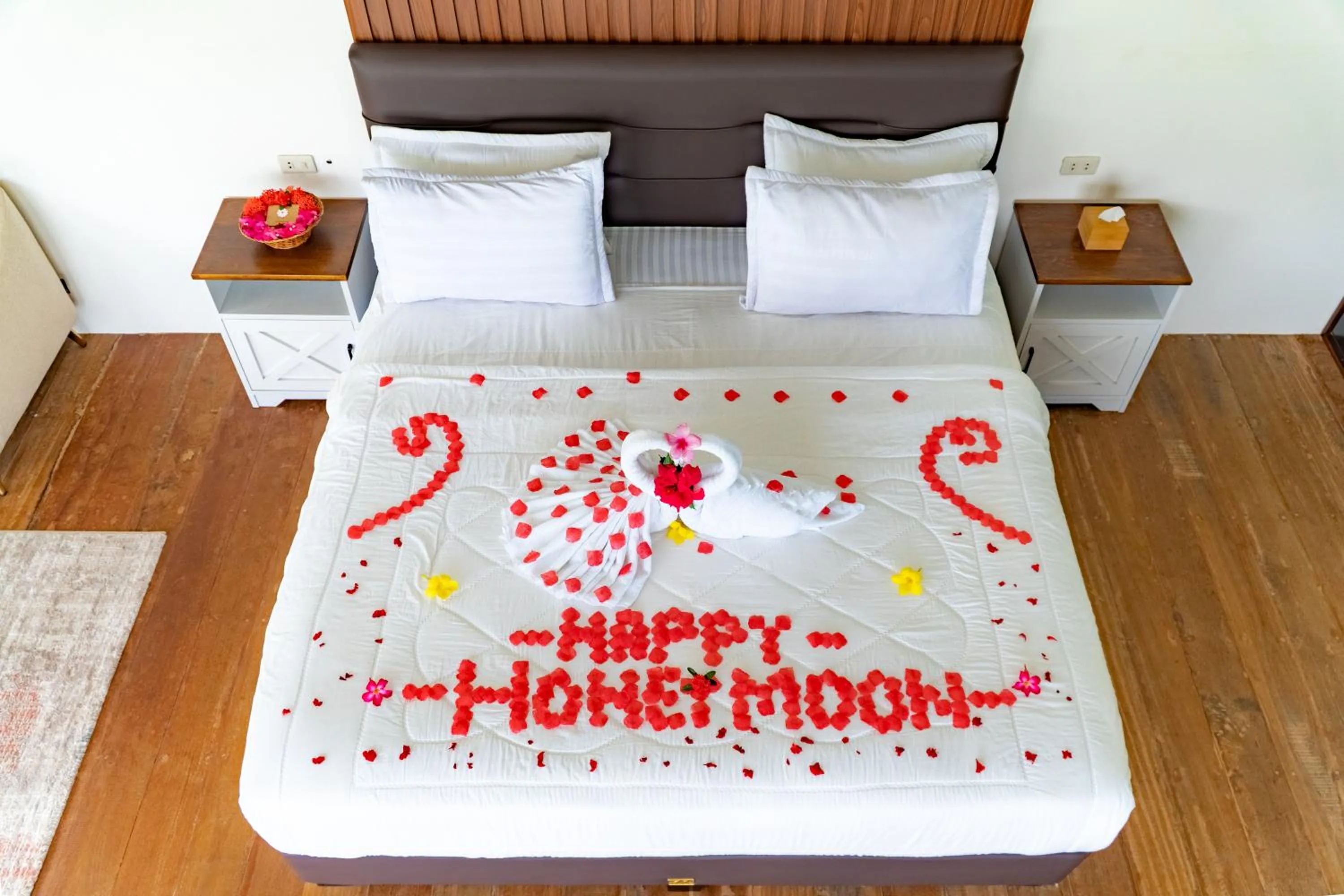 Decorative detail, Bed in The Hawk's Nest Resort