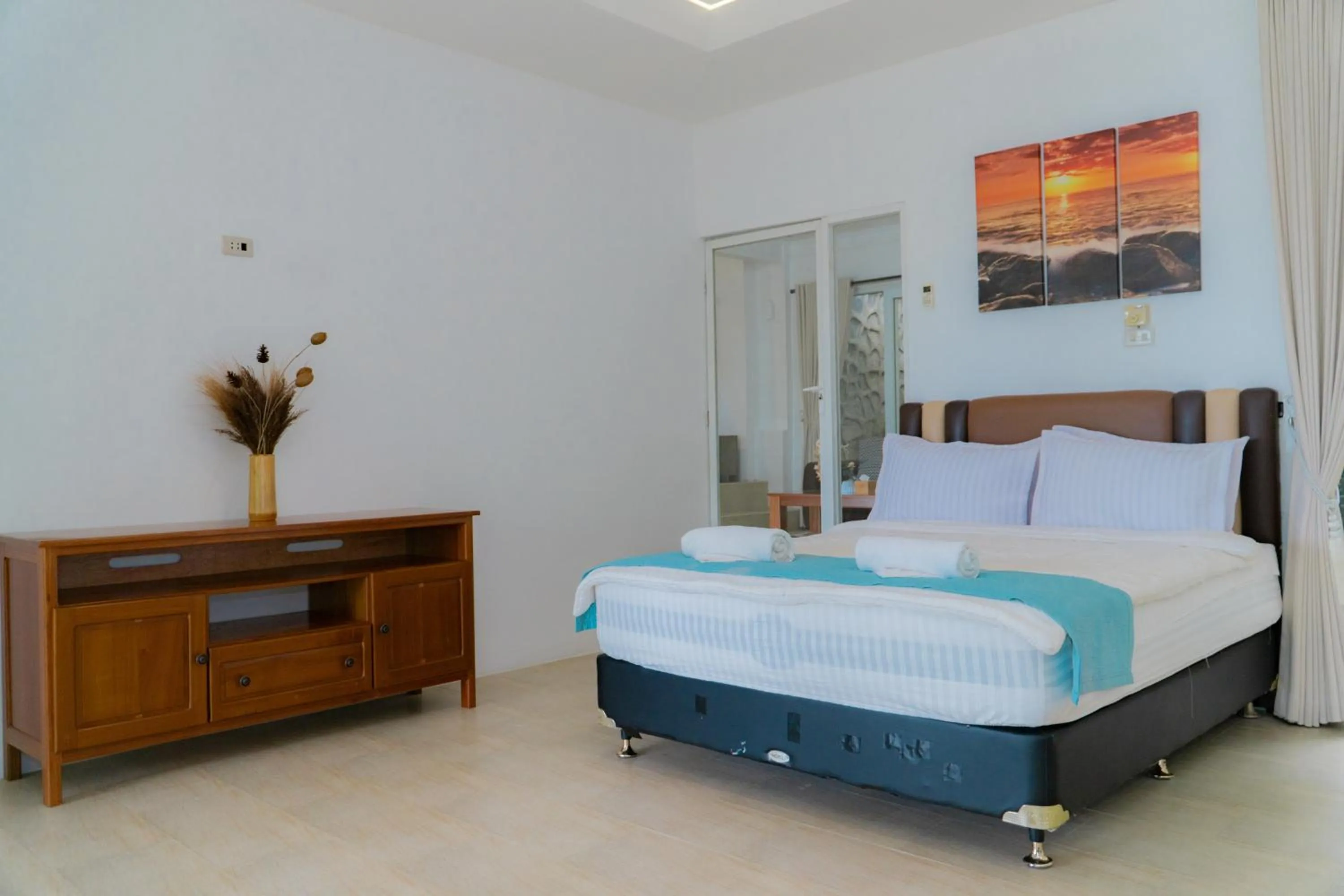 Bed in The Hawk's Nest Resort