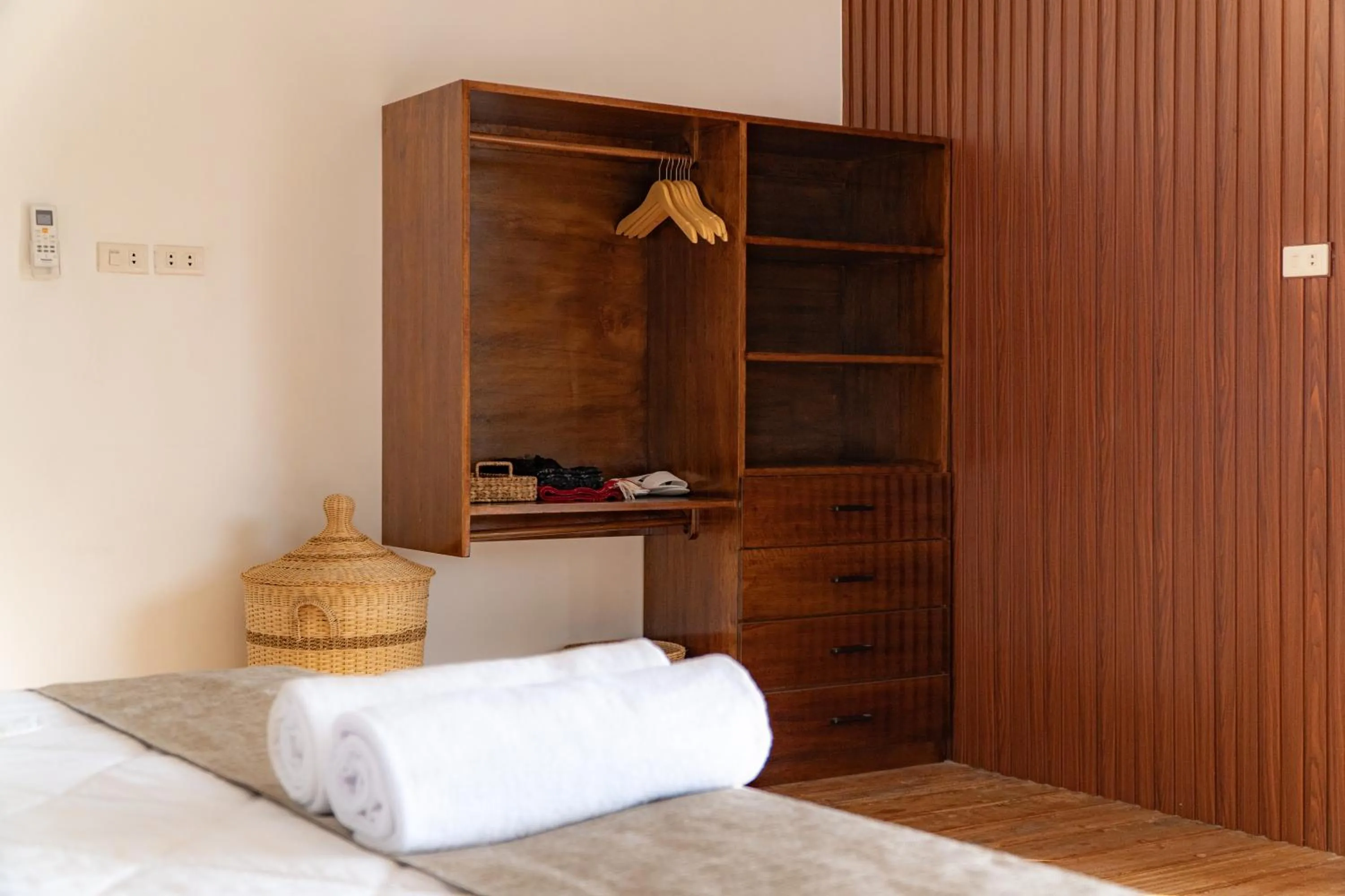 wardrobe, Bed in The Hawk's Nest Resort