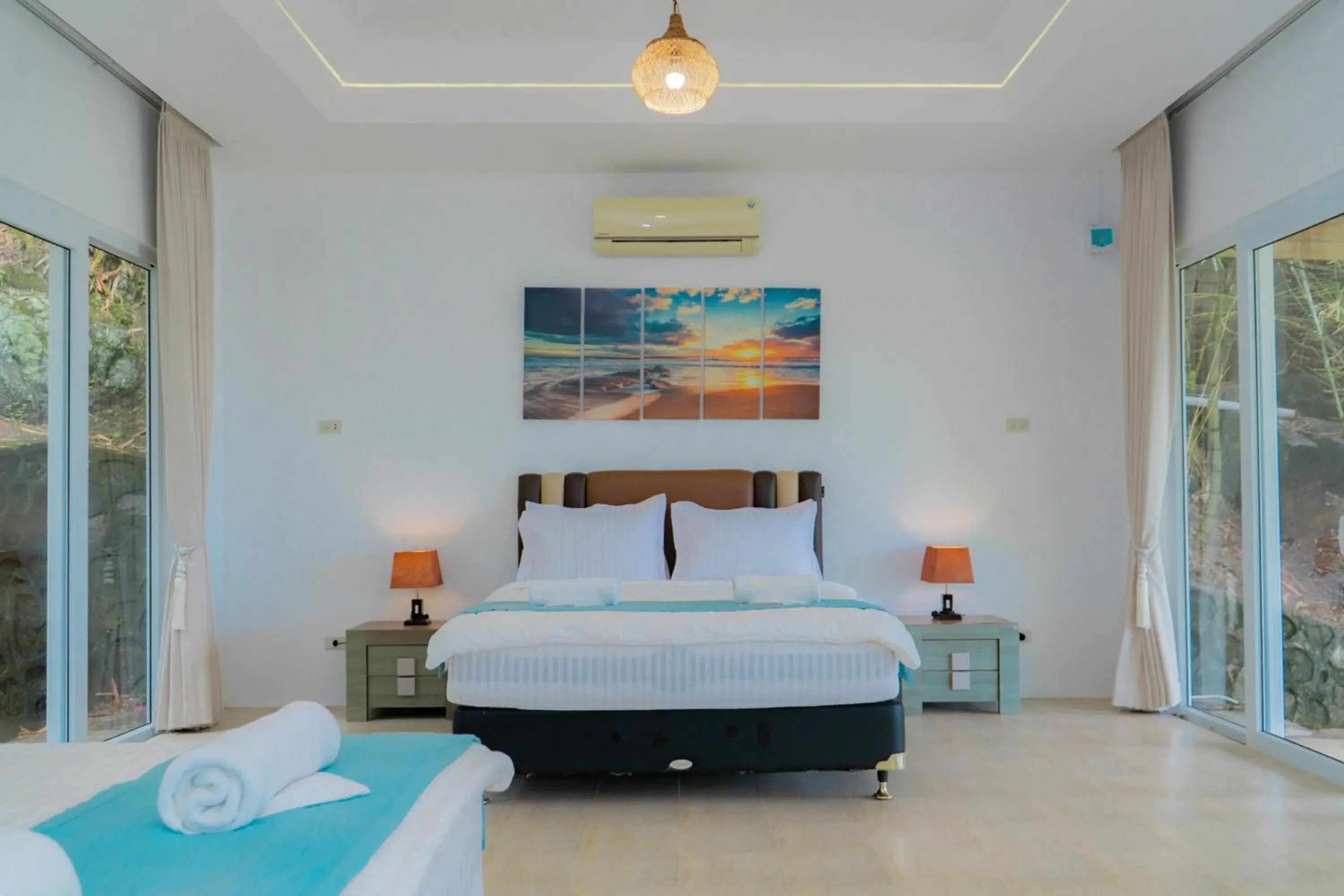 Bedroom, Bed in The Hawk's Nest Resort Bedroom, Bed in The Hawk's Nest Resort