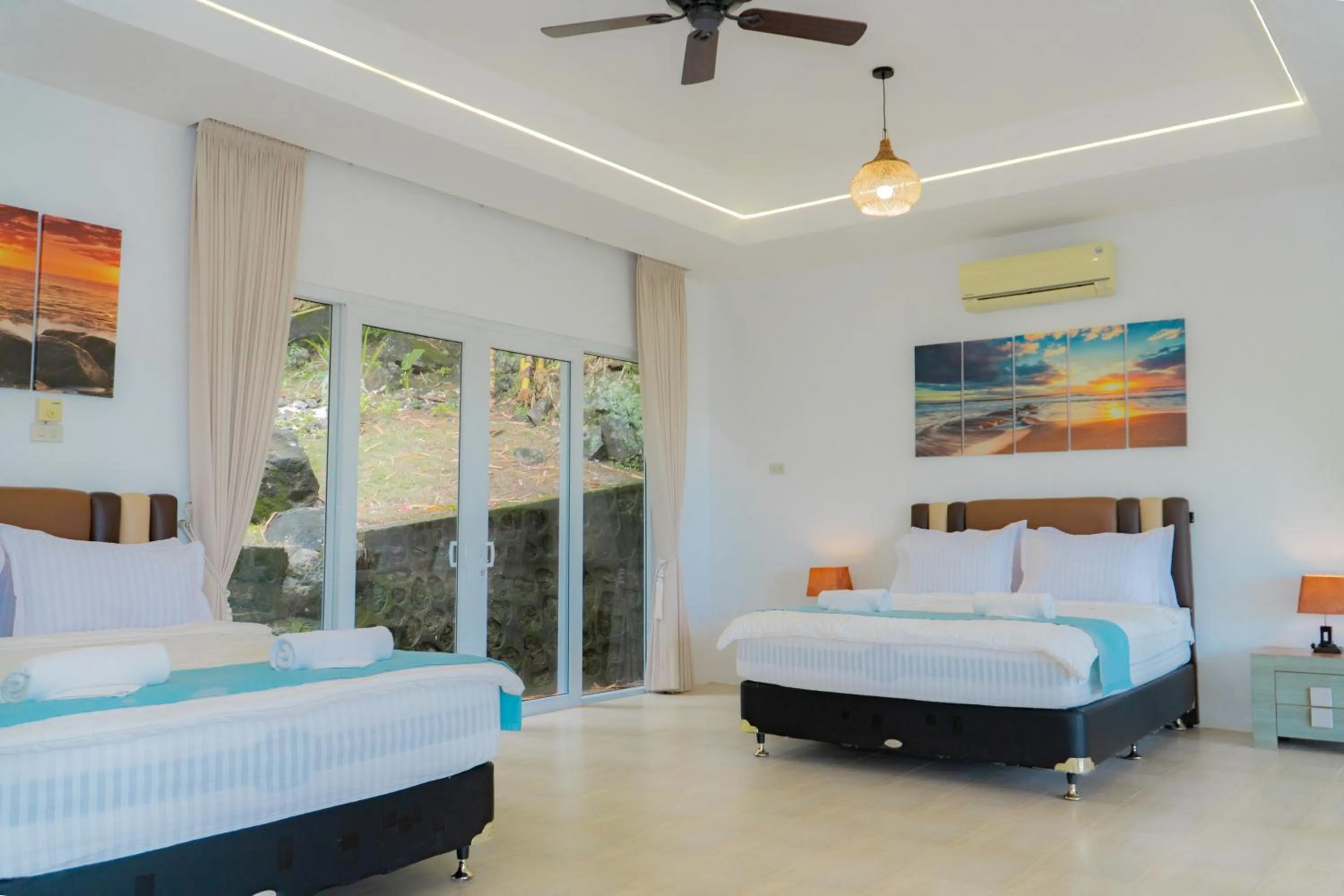 Bed in The Hawk's Nest Resort