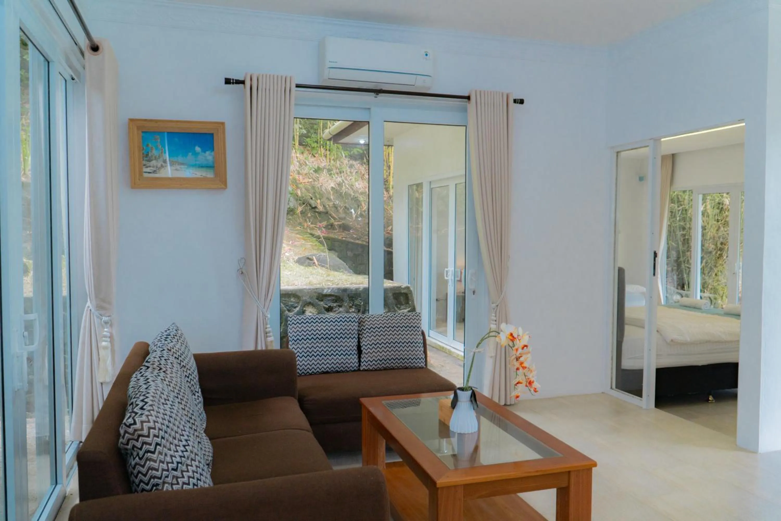 Living room in The Hawk's Nest Resort