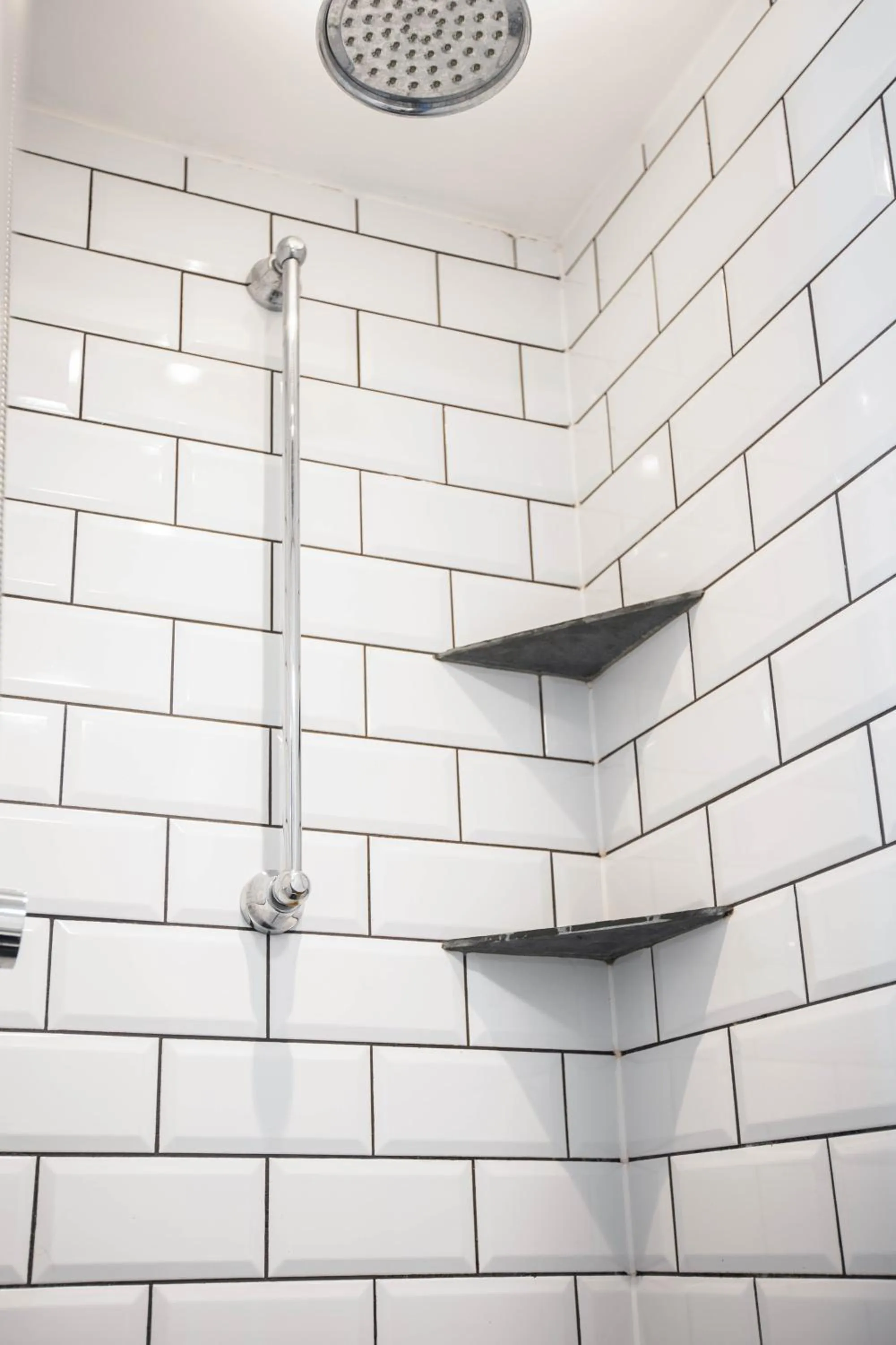 Shower in The Olde Malthouse Inn