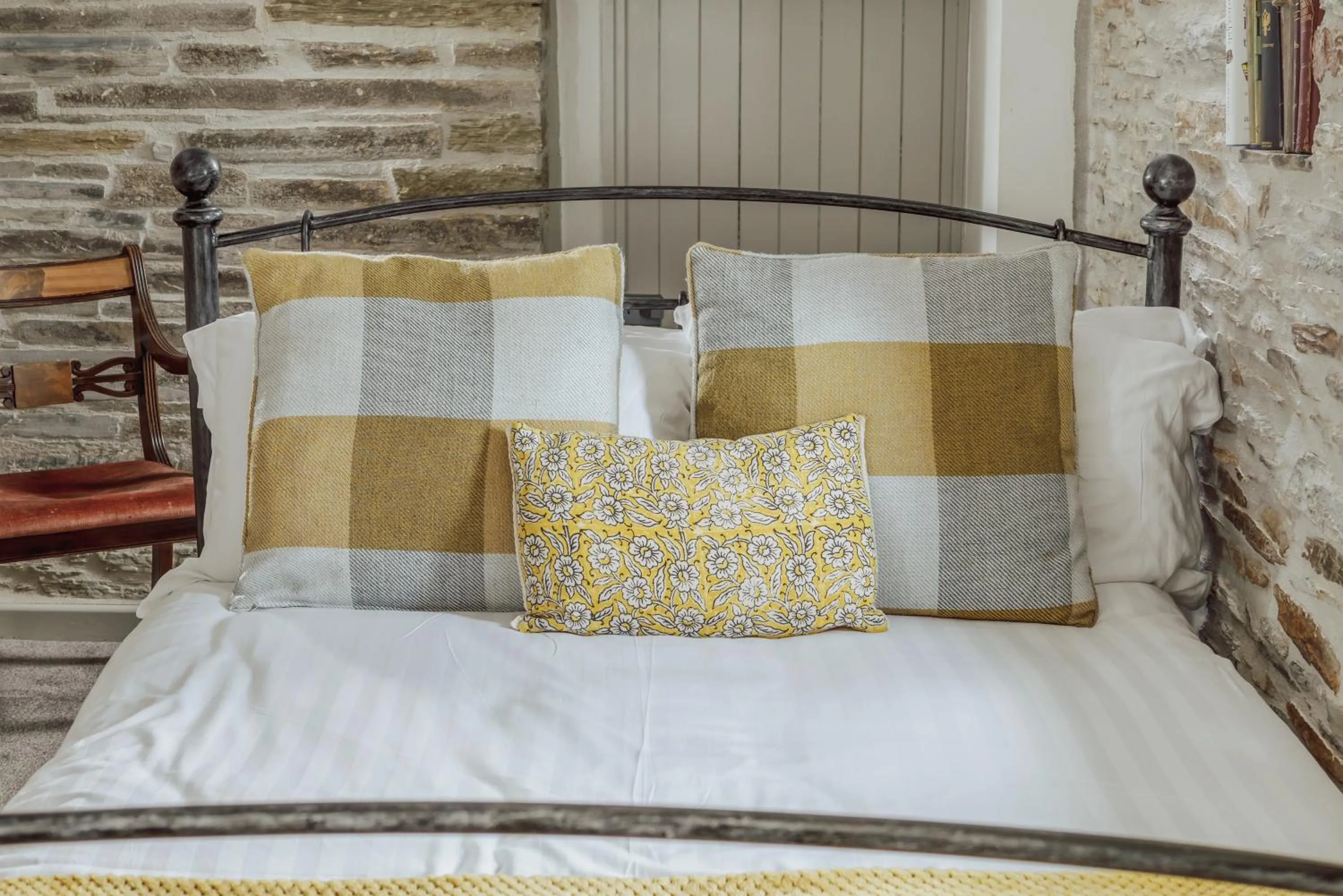 Bed in The Olde Malthouse Inn