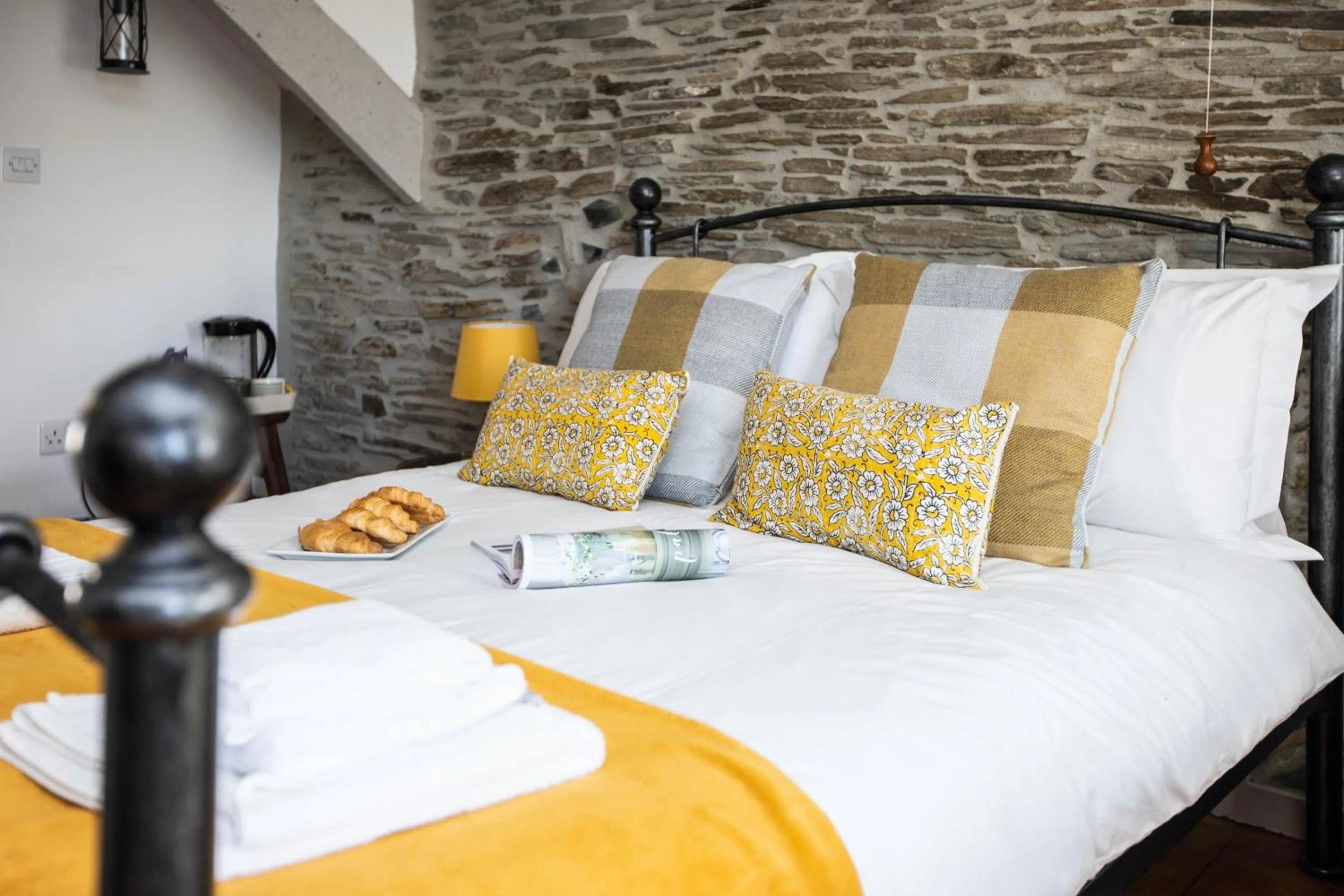 Bed in The Olde Malthouse Inn