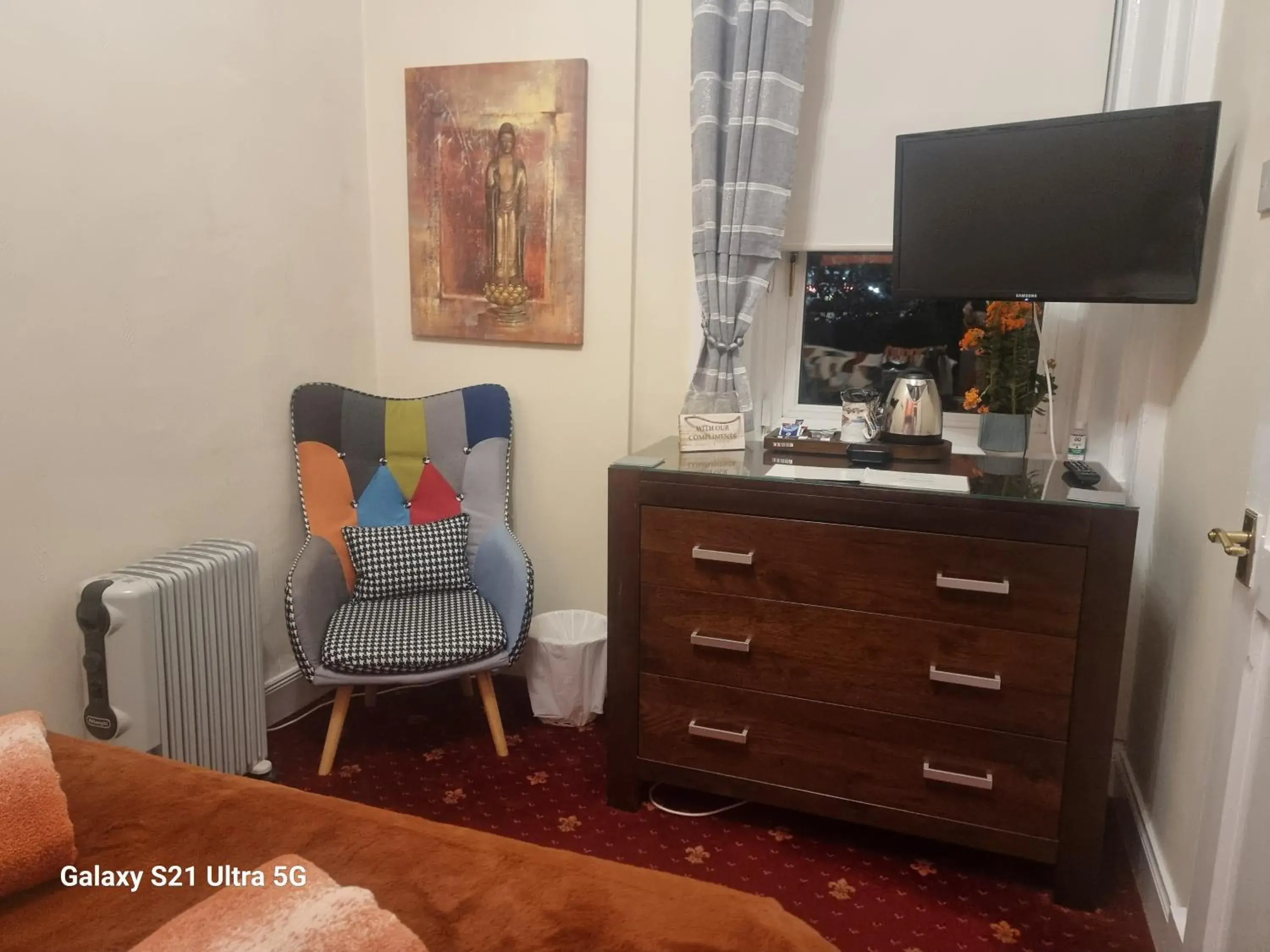 Double Room with Shared Shower in St Leonards Guest House Double Room with Shared Shower in St Leonards Guest House
