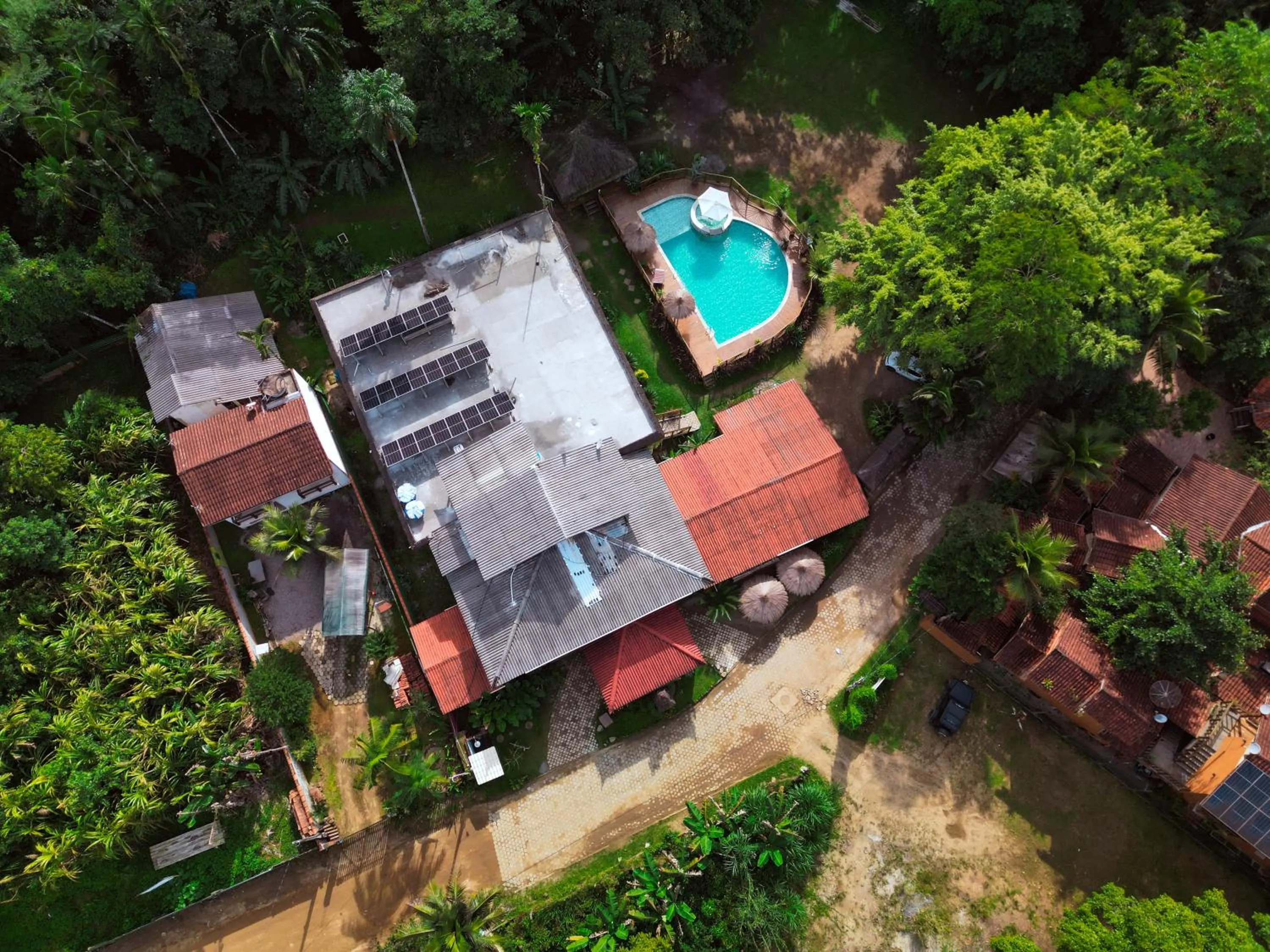 Property building in VELINN Pousada Bali Itamambuca