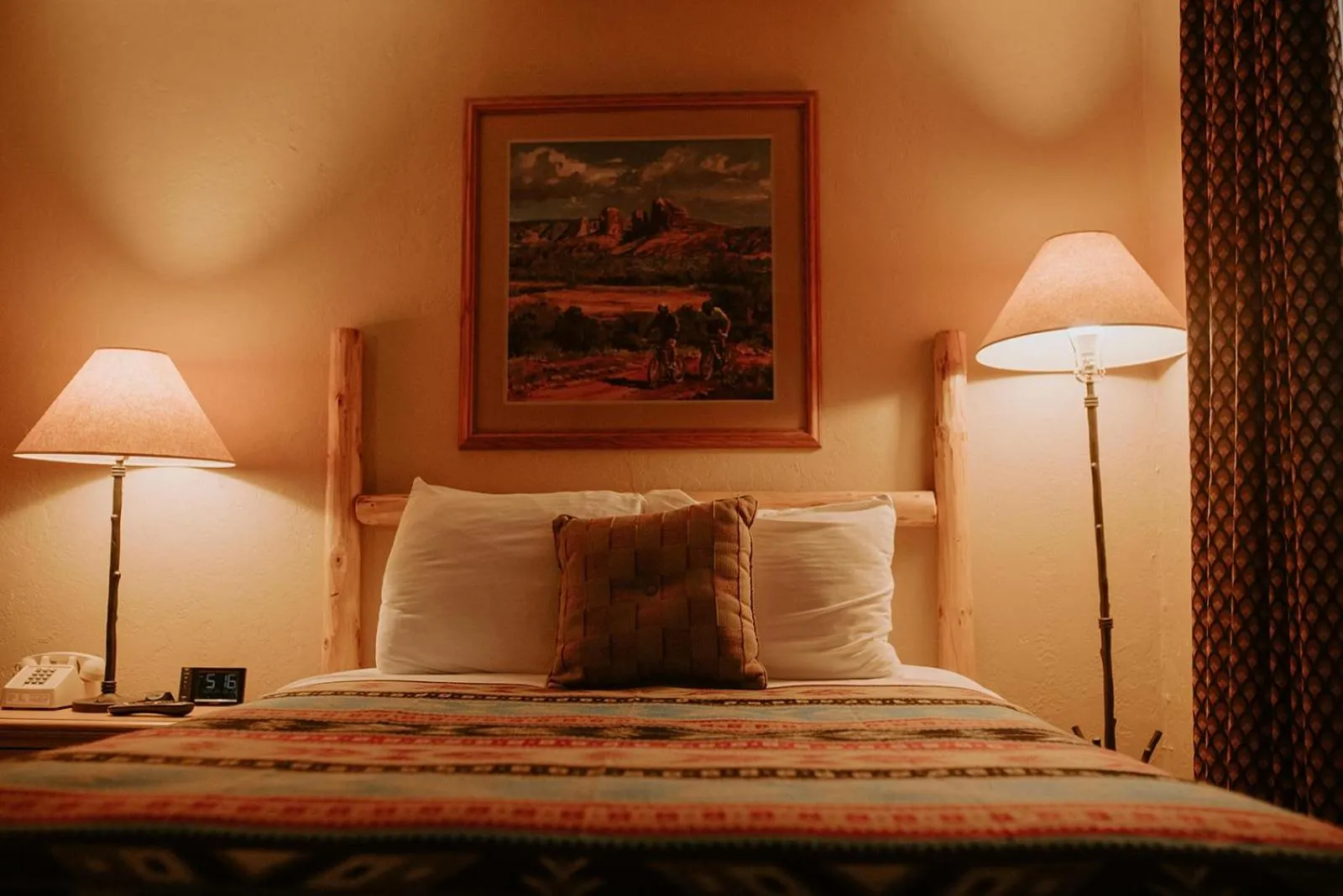 Bed in Sitzmark Chalet Inn