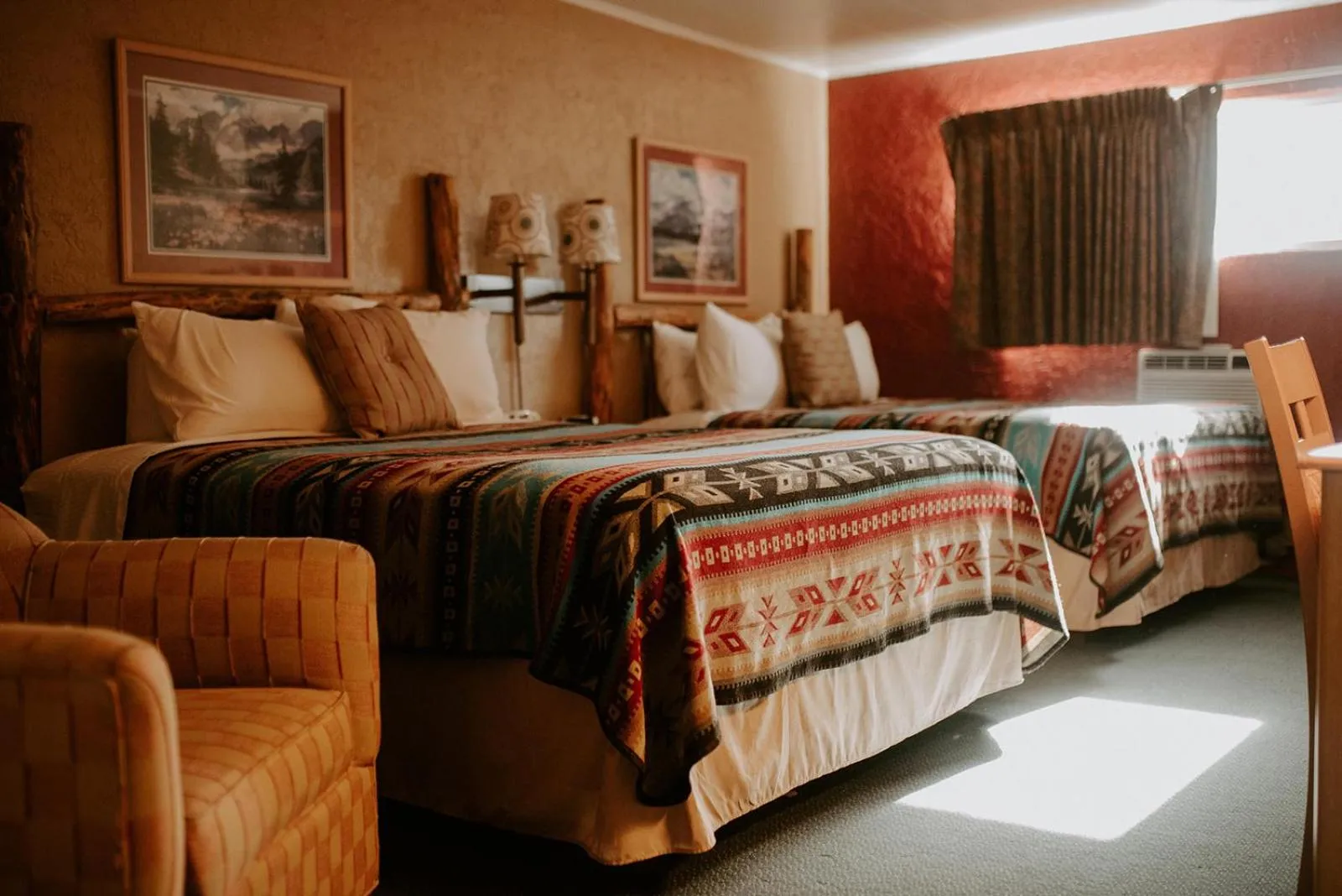 Photo of the whole room, Bed in Sitzmark Chalet Inn