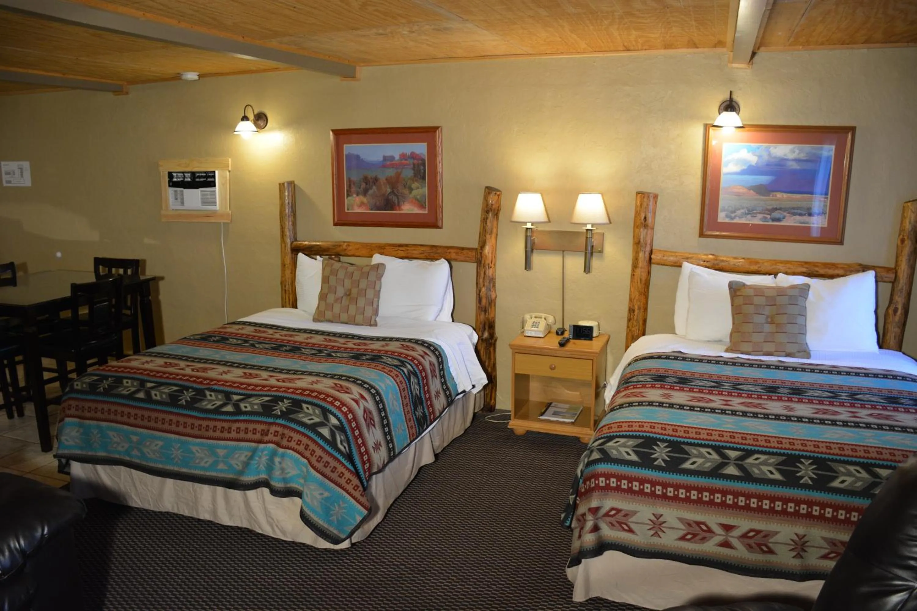 Photo of the whole room, Bed in Sitzmark Chalet Inn