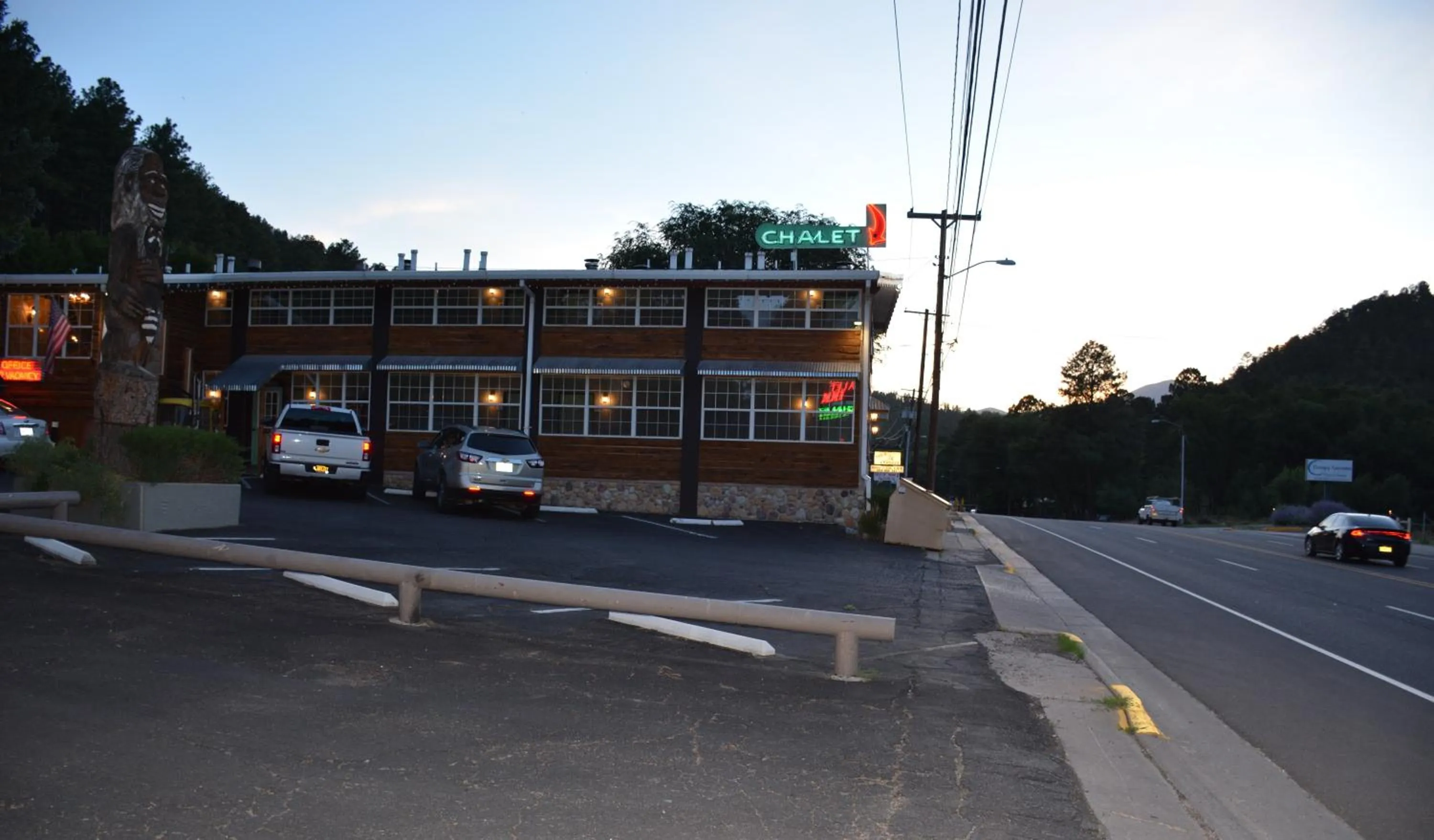 Property building in Sitzmark Chalet Inn
