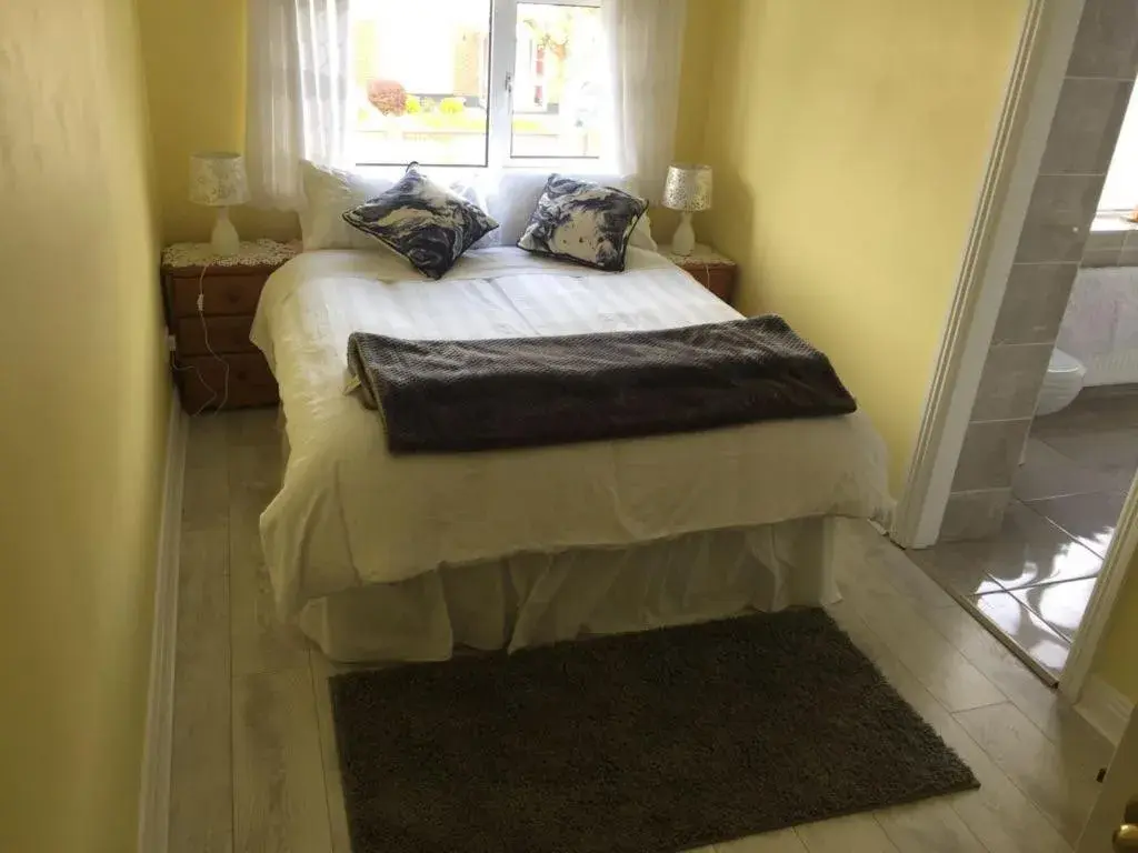 Double Room with Private Bathroom in Clarendon Double Room with Private Bathroom in Clarendon