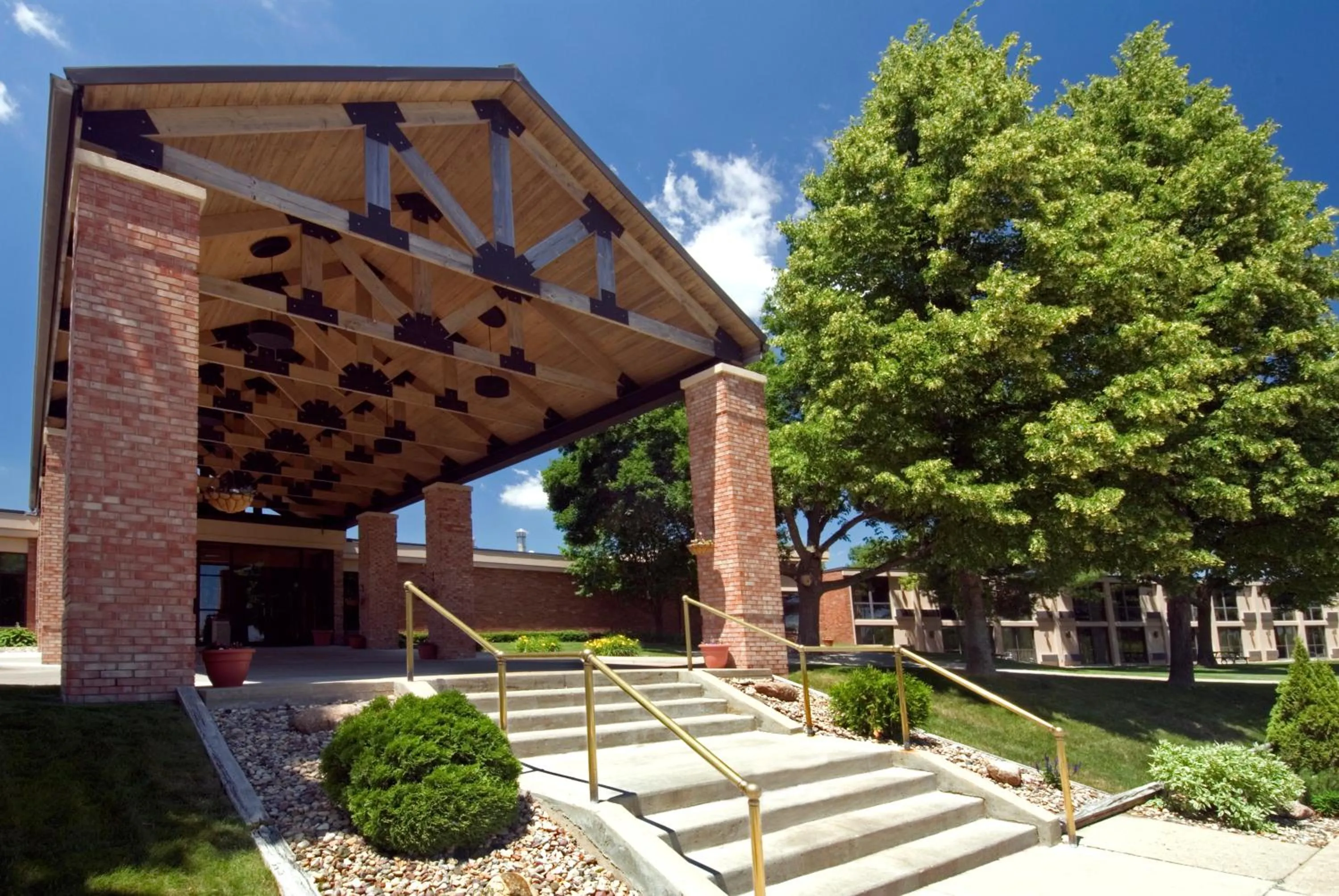 Facade/entrance in Lake Okoboji Resort and Conference Center