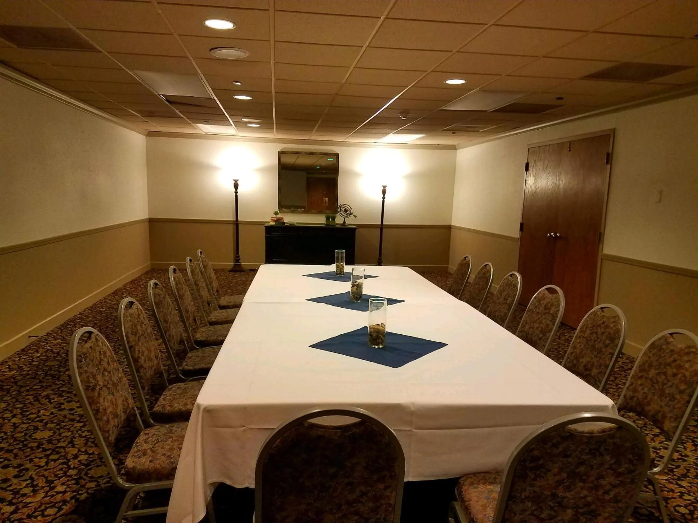 Business facilities in Lake Okoboji Resort and Conference Center