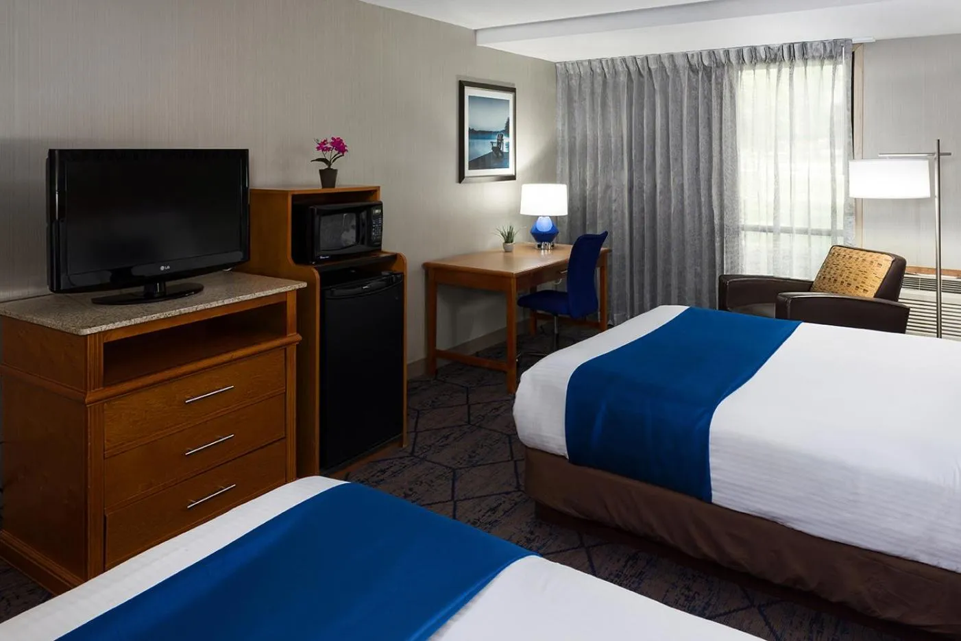 Bed in Lake Okoboji Resort and Conference Center