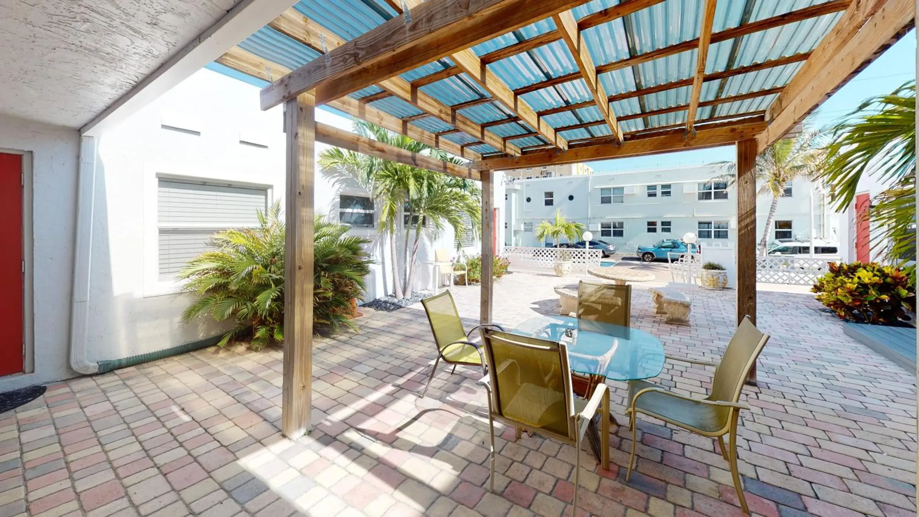 Balcony/Terrace in Sun Beach Inn Balcony/Terrace in Sun Beach Inn