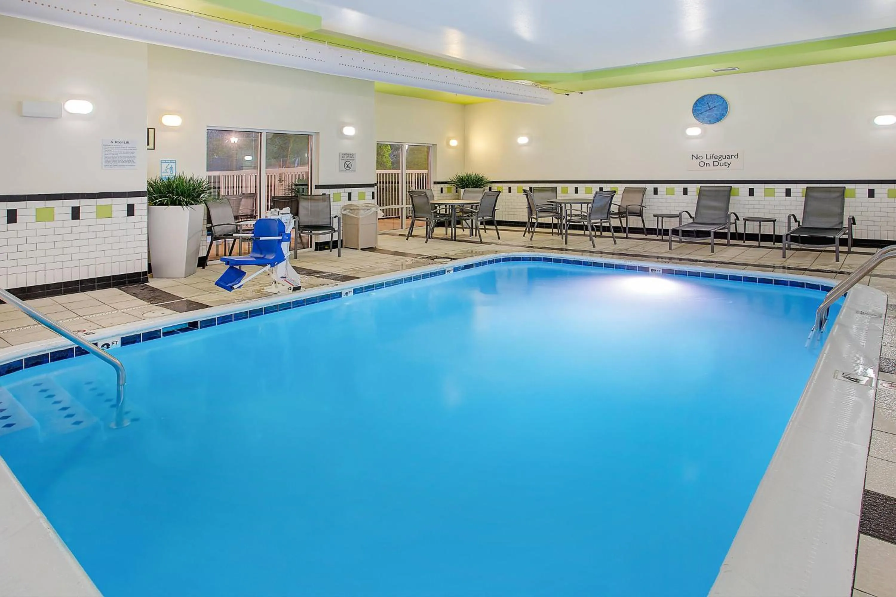 Swimming pool in Fairfield Inn & Suites Cookeville