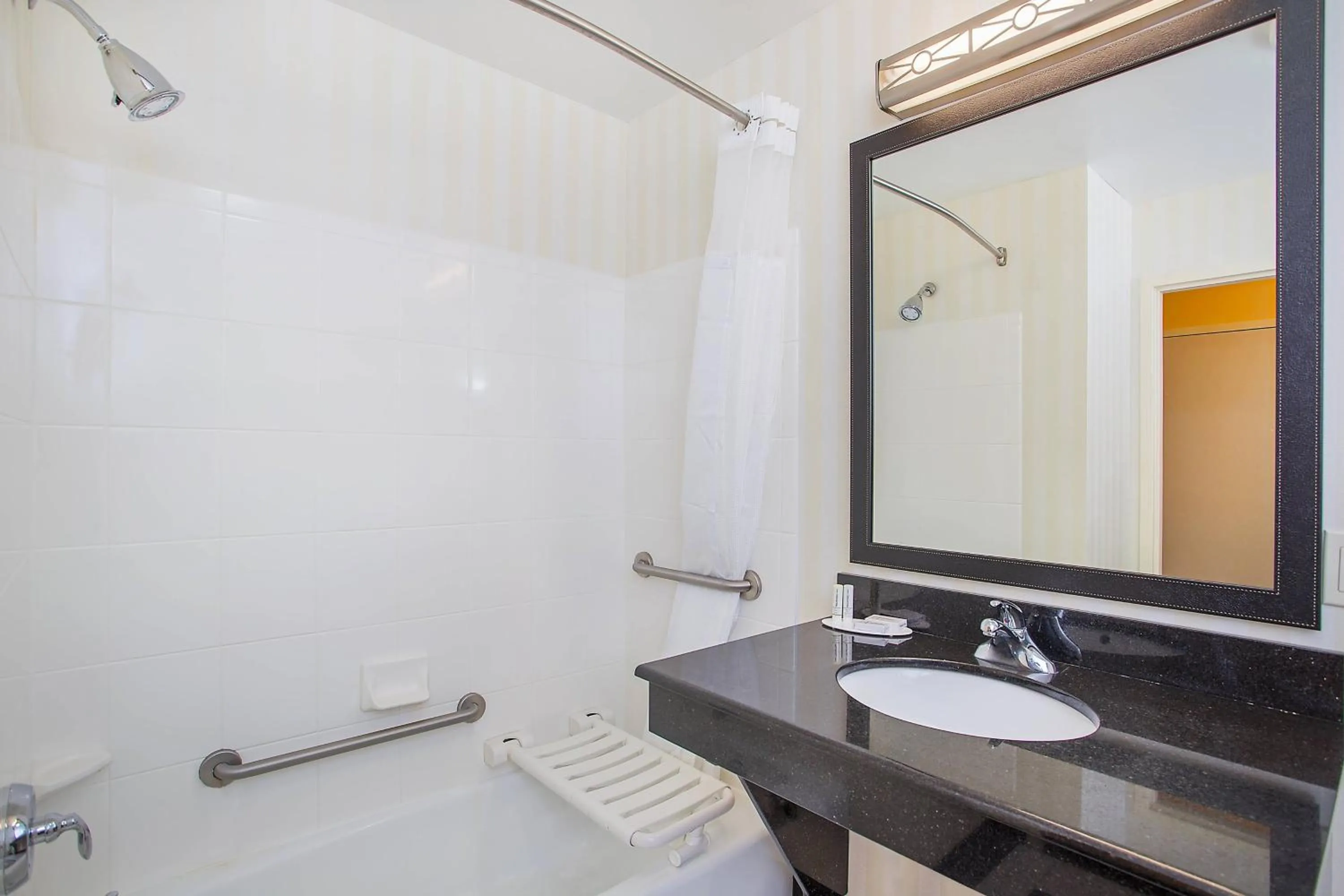 Bathroom in Fairfield Inn & Suites Cookeville