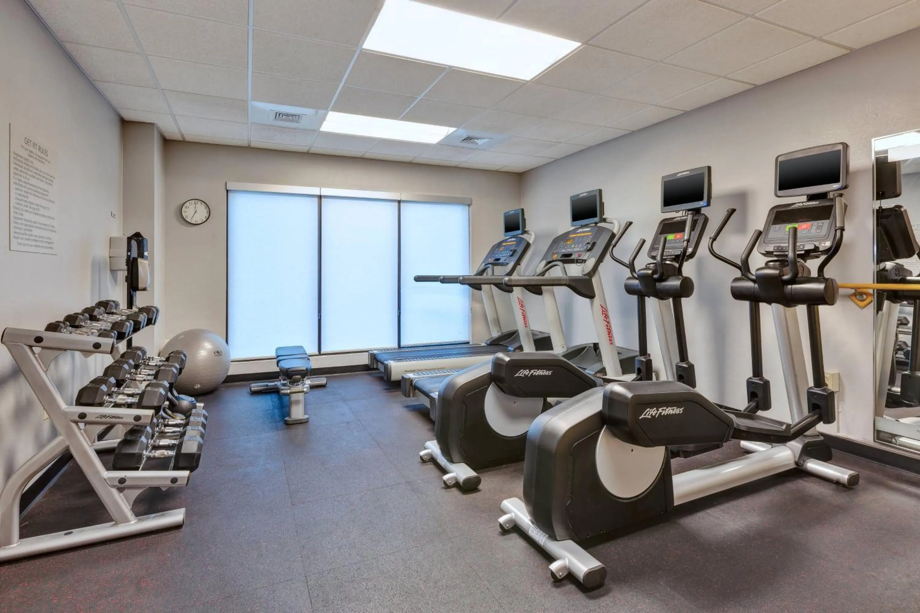 Fitness centre/facilities in TownePlace Suites by Marriott Nashville Airport