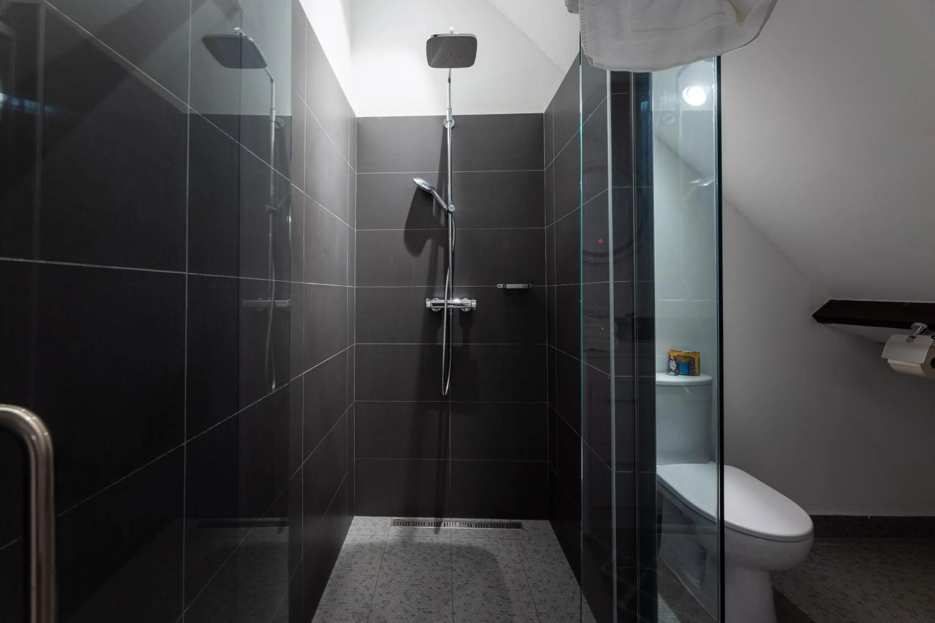 Bathroom in Blue Marlin Handelskade Apartments