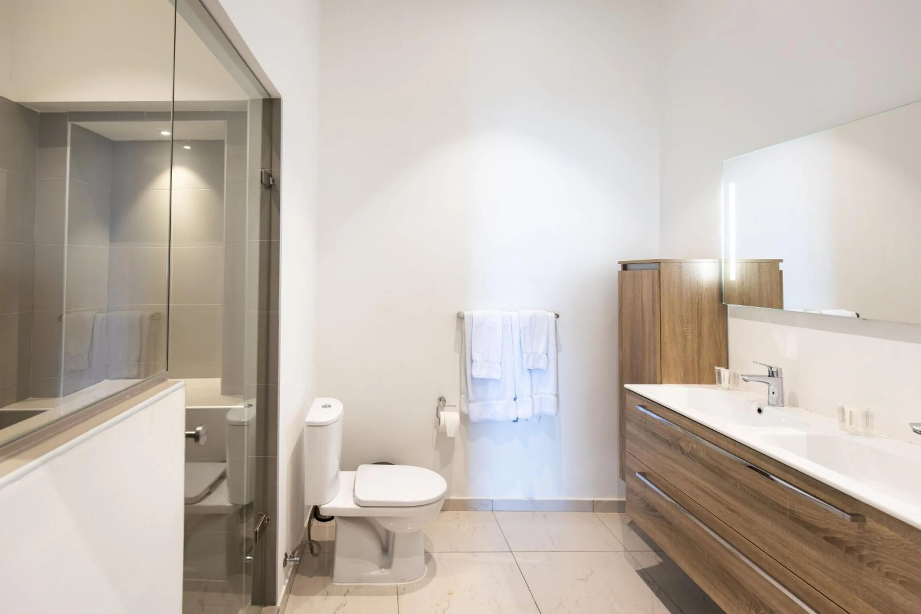 Bathroom in Blue Marlin Handelskade Apartments