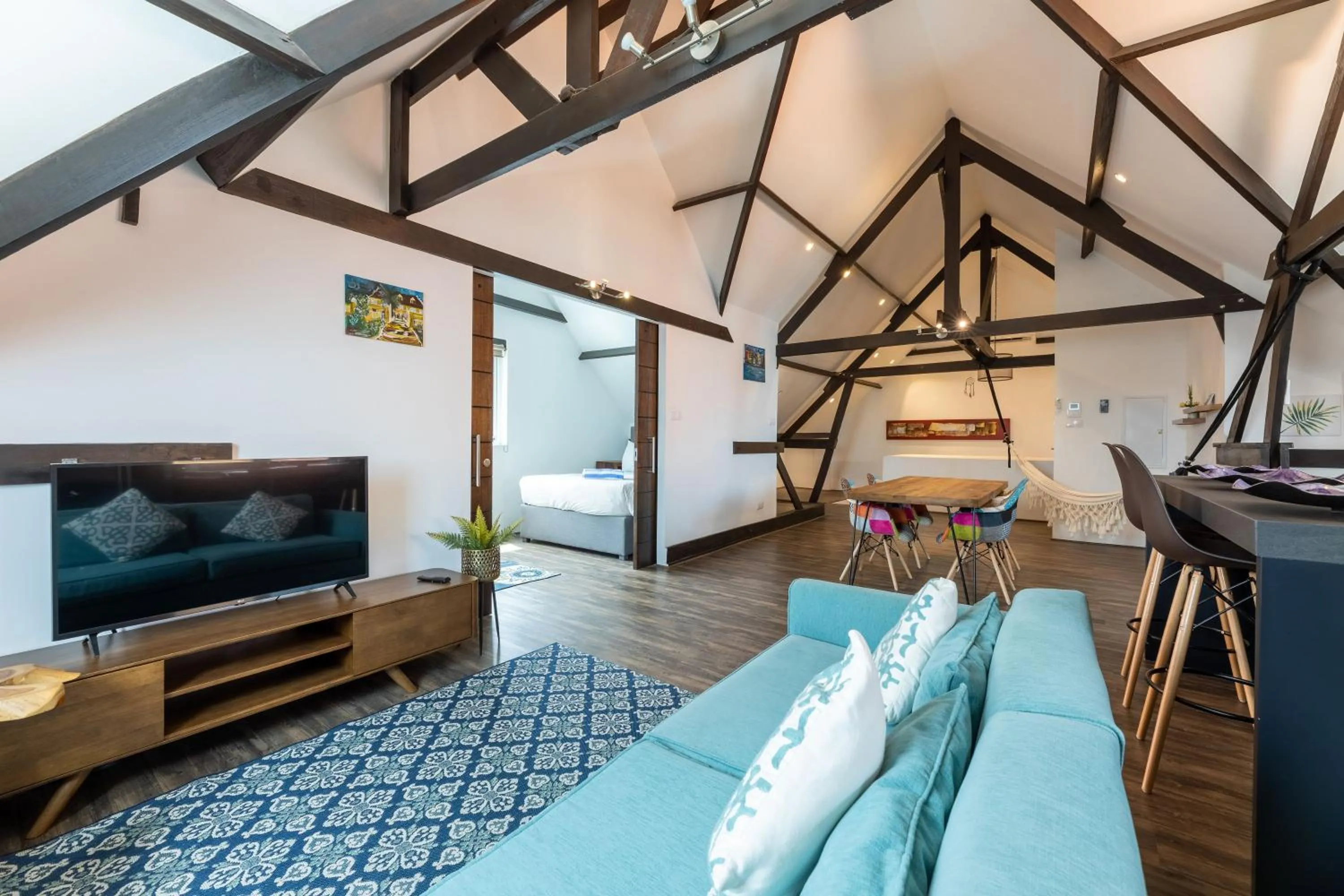 TV and multimedia in Blue Marlin Handelskade Apartments