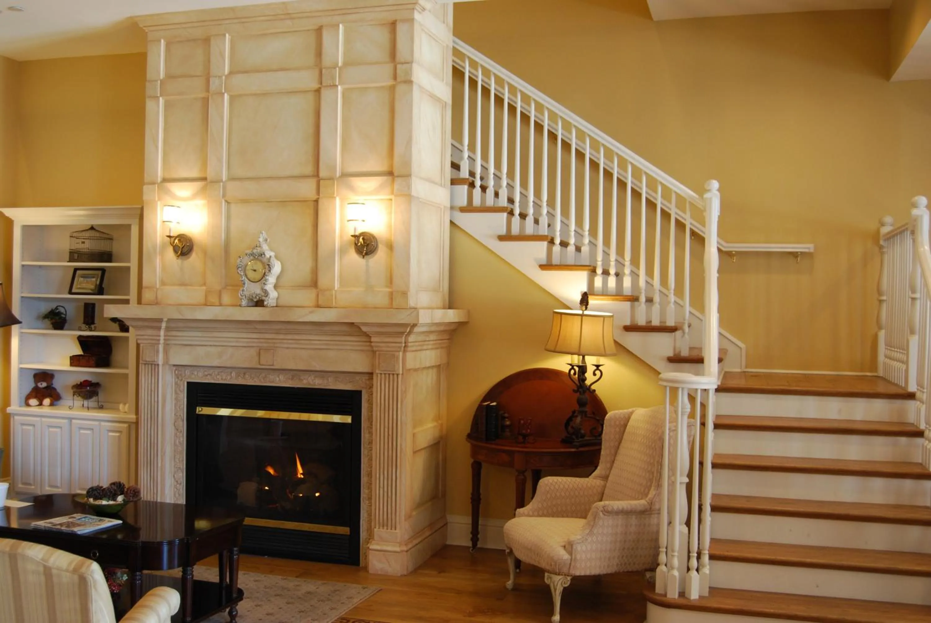 Communal lounge/ TV room in Natchez Grand Hotel On The River