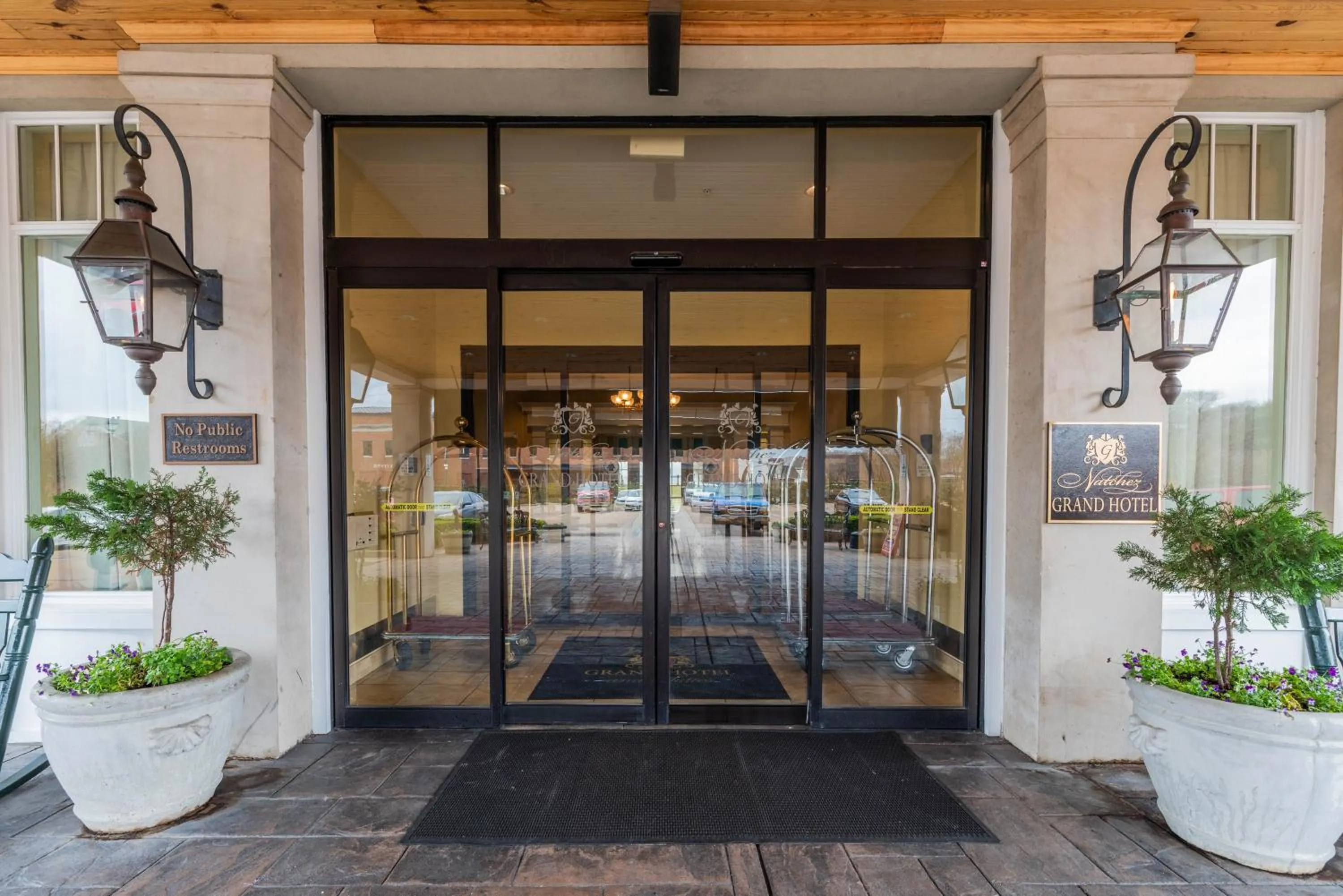 Natchez Grand Hotel On The River