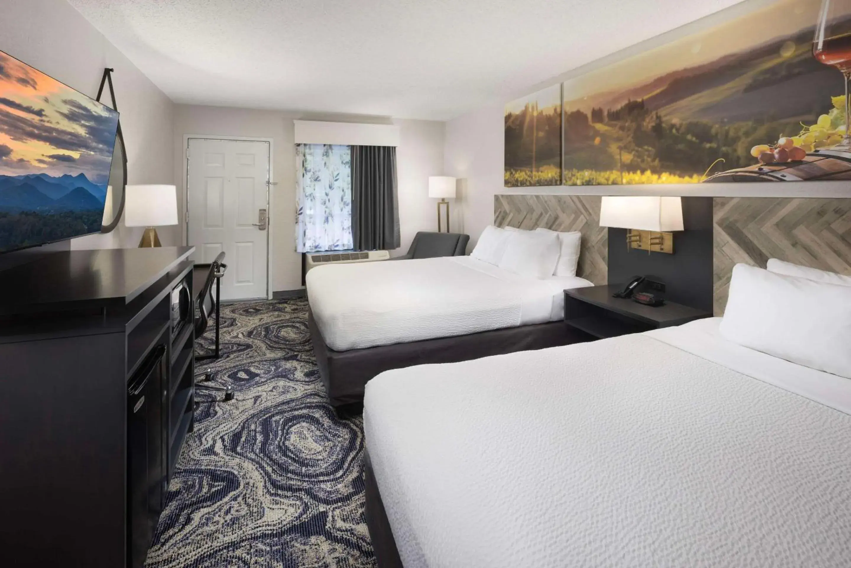 Bedroom, Bed in Clarion Inn Biltmore Village Bedroom, Bed in Clarion Inn Biltmore Village