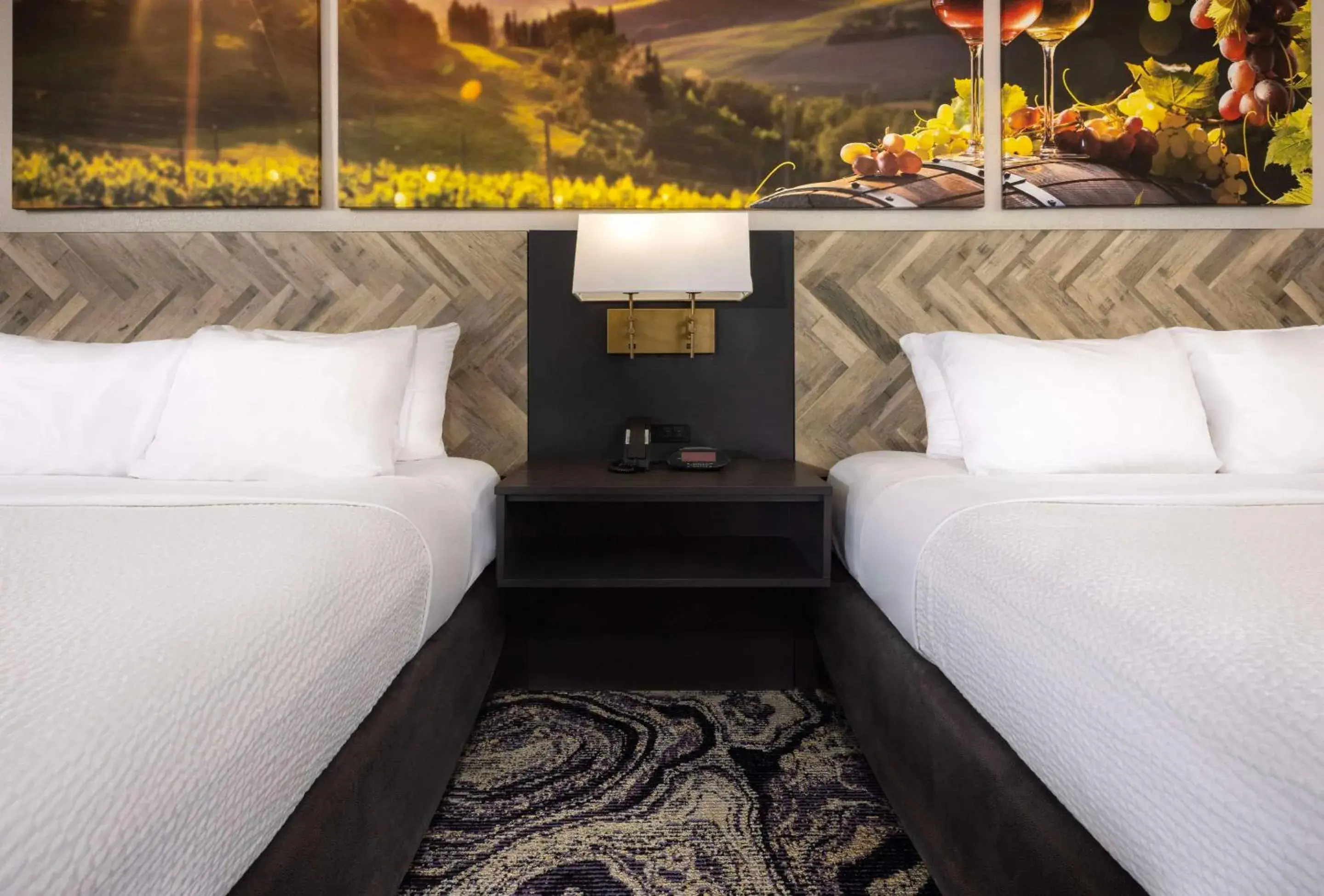 Bedroom, Bed in Clarion Inn Biltmore Village Bedroom, Bed in Clarion Inn Biltmore Village